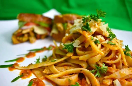   EL CHEF TACO SERVICES     @elchef75   Chicken Panini / Fettuccine Creamy Bacon Marinara (GF) 