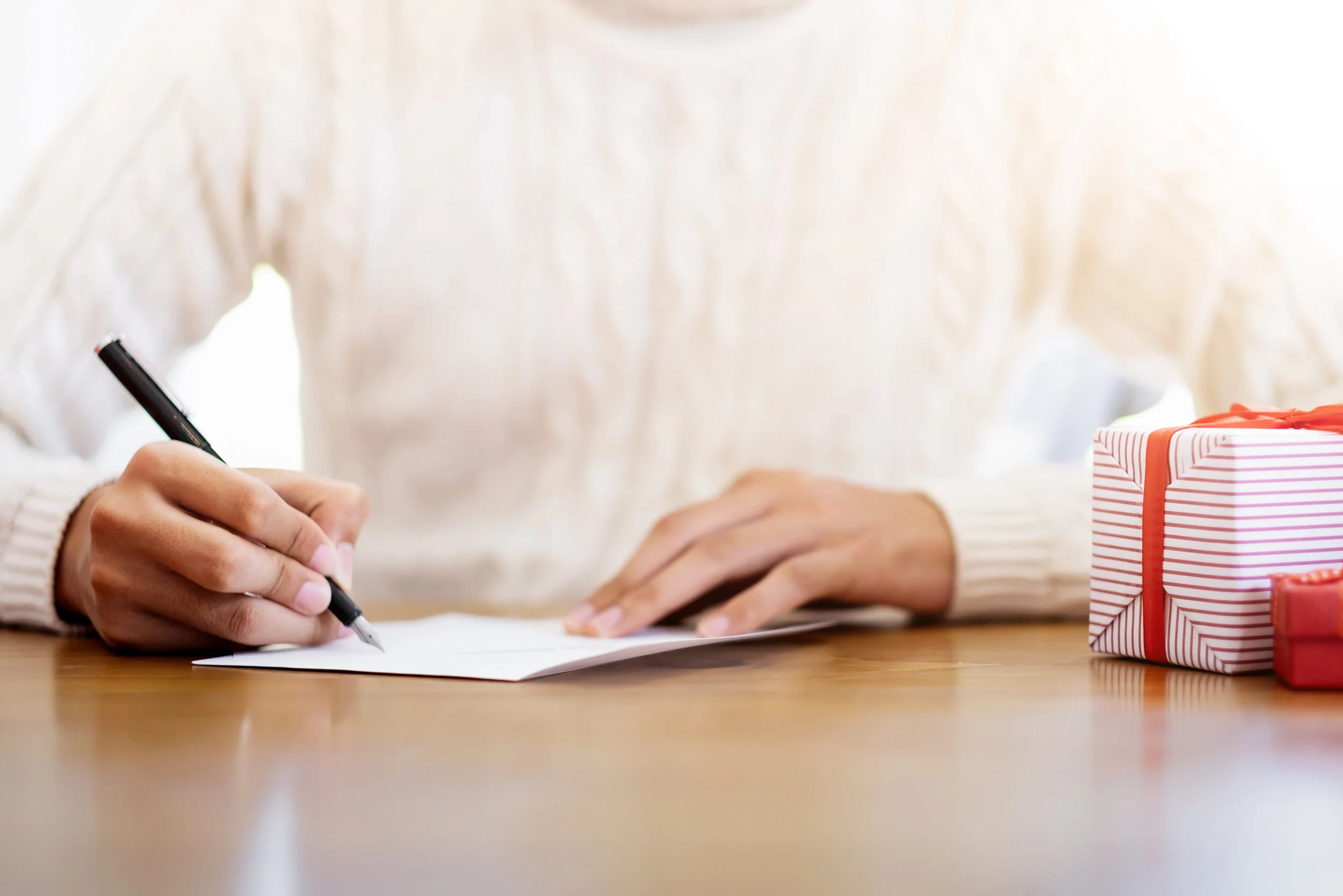 How to Write a Thank You Note + 4 Fool-Proof Templates