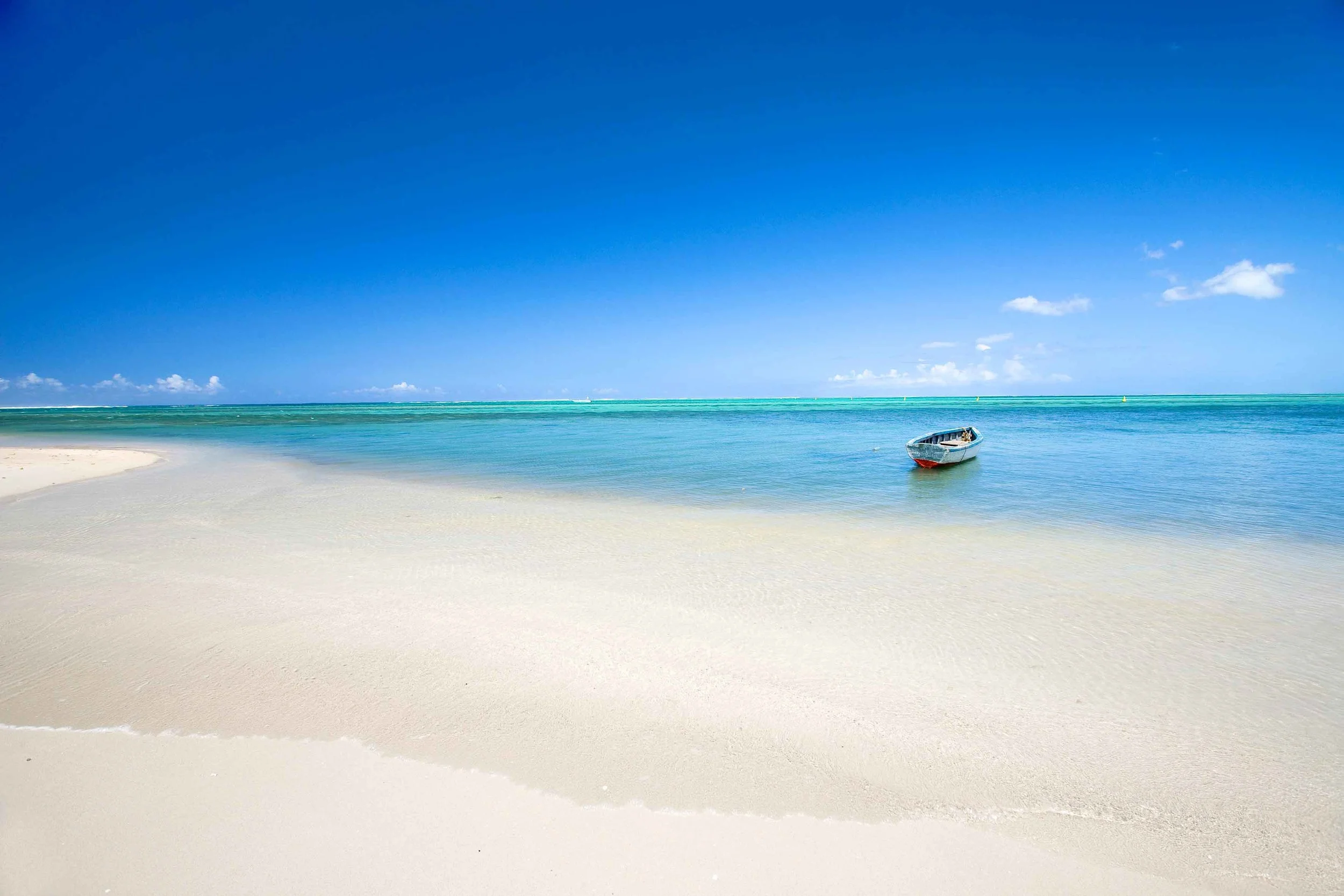 Beach_Boat_Mauritius_EDIT_SMALL.jpg