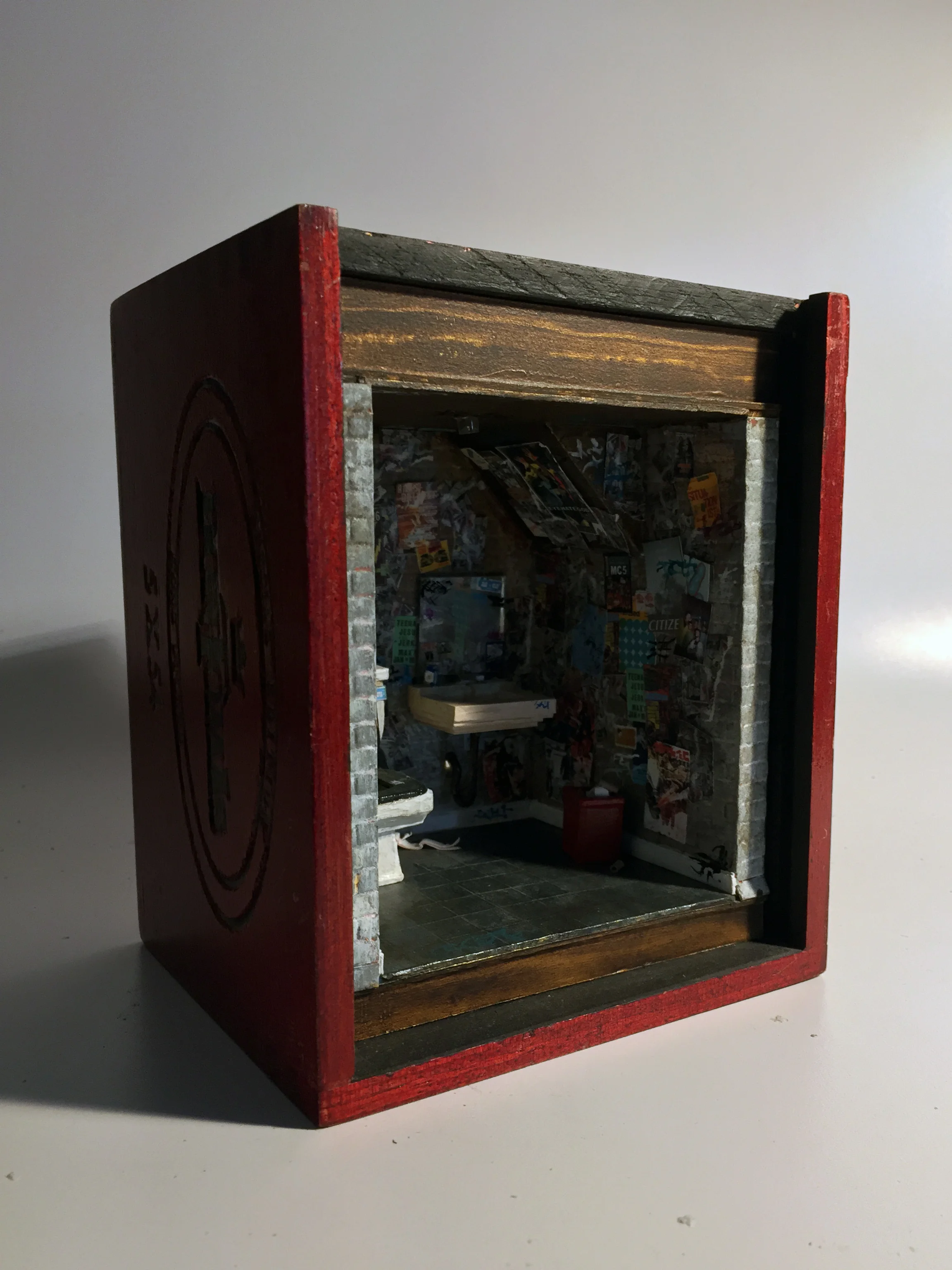 BATHROOM 01.jpg