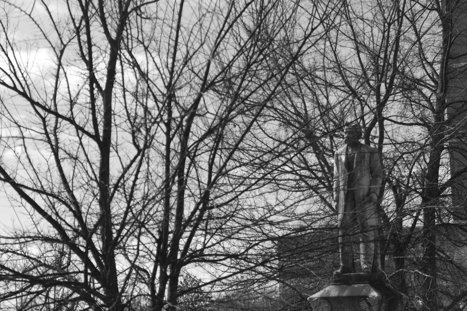 gardens&graveyards-L.L.awson (3 of 14).jpg