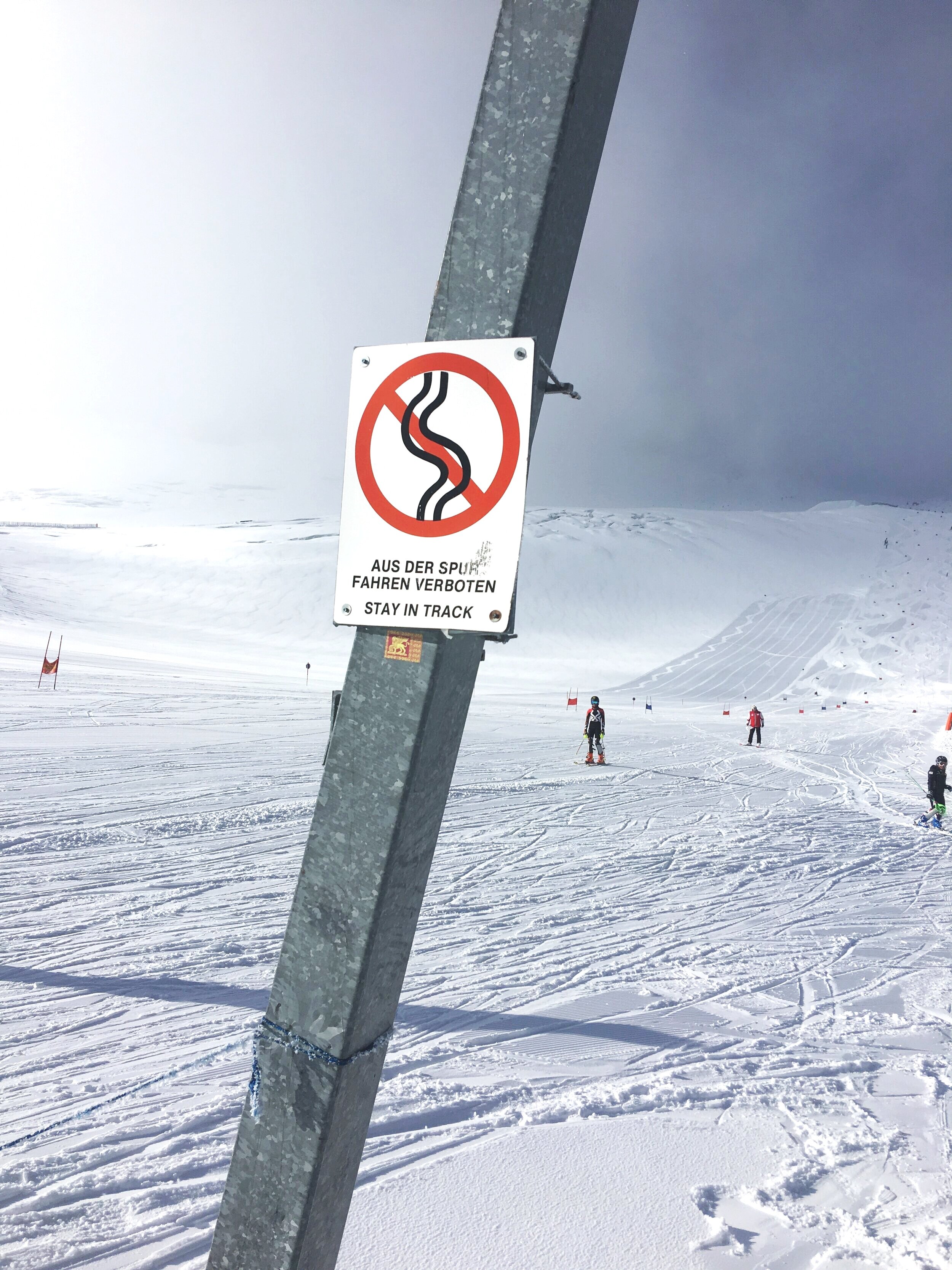 Rules of conduct for skiing and tips to staying safe while skiing