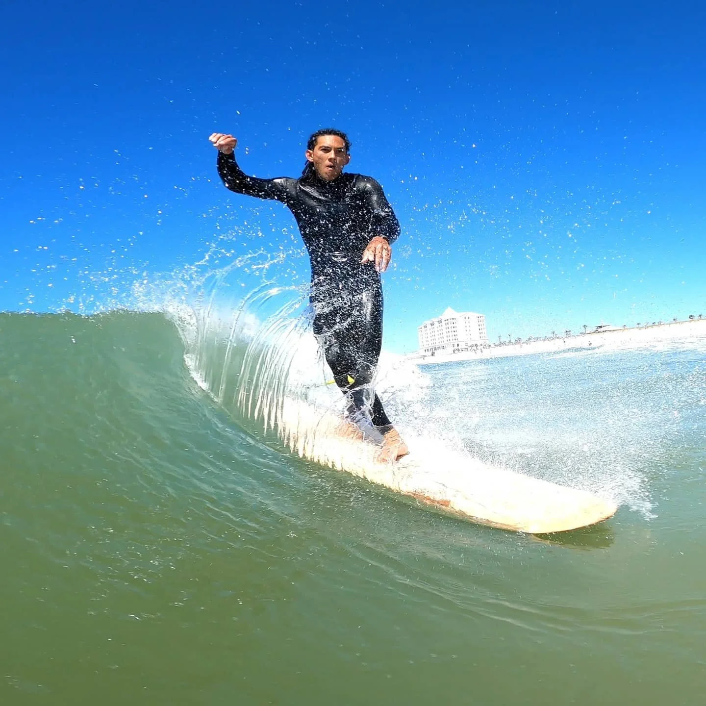 Sundays are for the logs.
#learntosurf #offshore