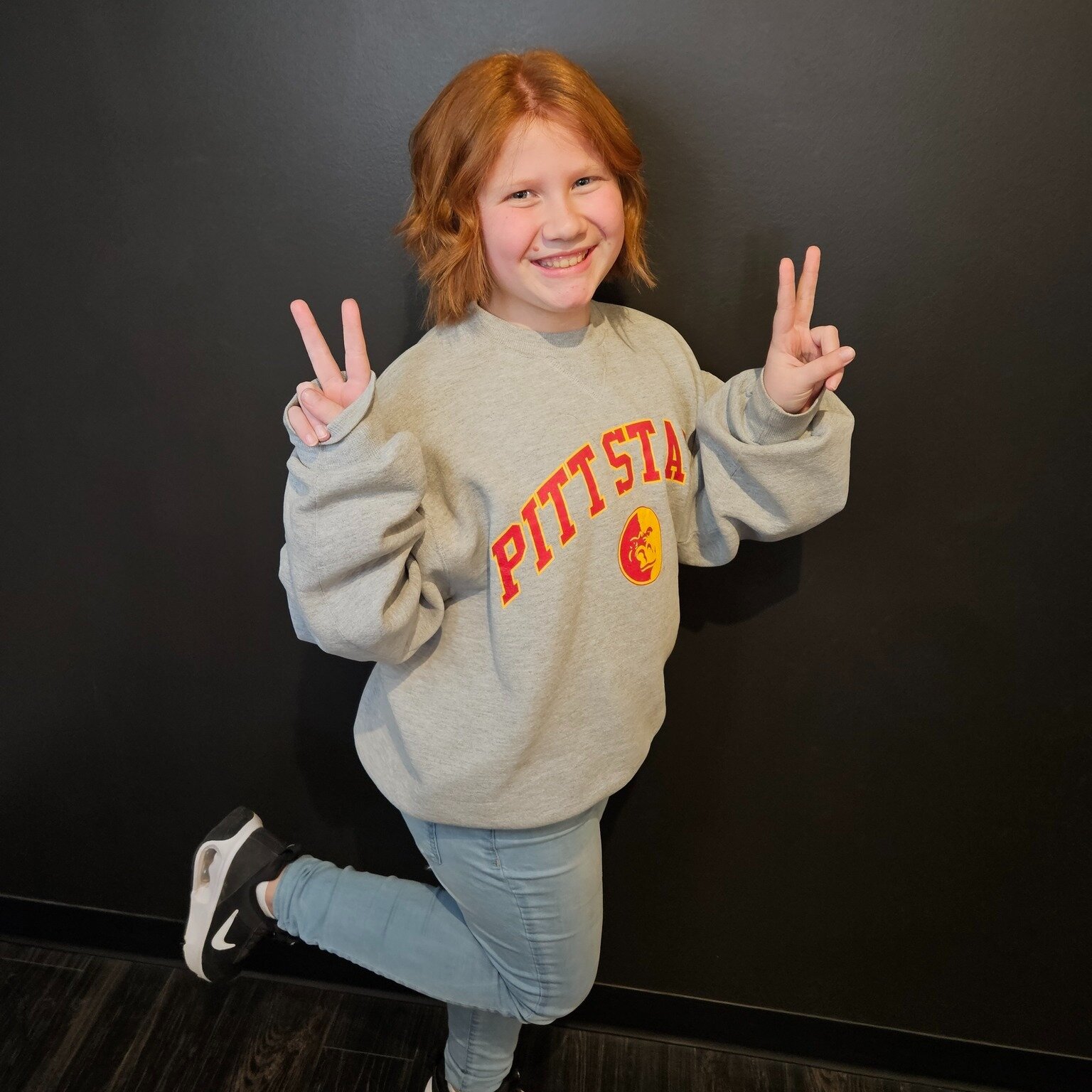 Walking into Spring Break with the cutest cut! 

Cut by Carly

#chopchop #texturehaircut #wichitahair #ictsalon #redkensalon #pureologylove #mizanihaircare #wichitastylist #kansashairdresser #redkenelitesalon