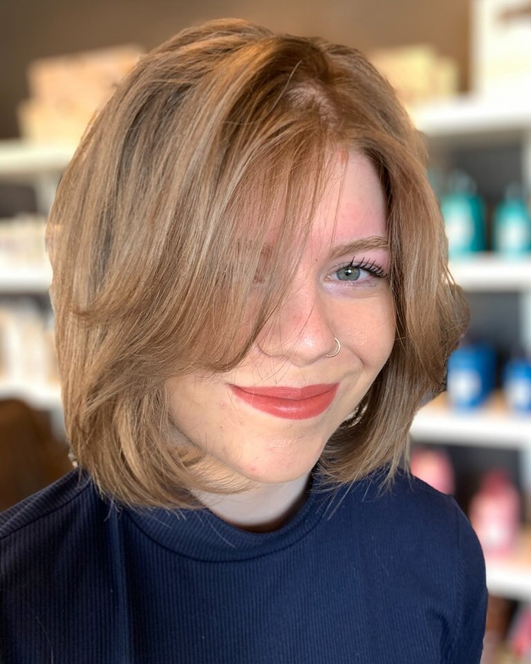 Mushroom Brown 🤎 with dimension 👏🏻

Color + Cut by Sage

#mushroombrown #dimensionalcolor #lowlights #redkenhaircolor #pureologylove #redkenhaircare #wichitahair #wichitastylist
#redkenshadeseq