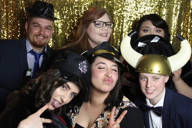 wedding-photobooth-guests.jpg