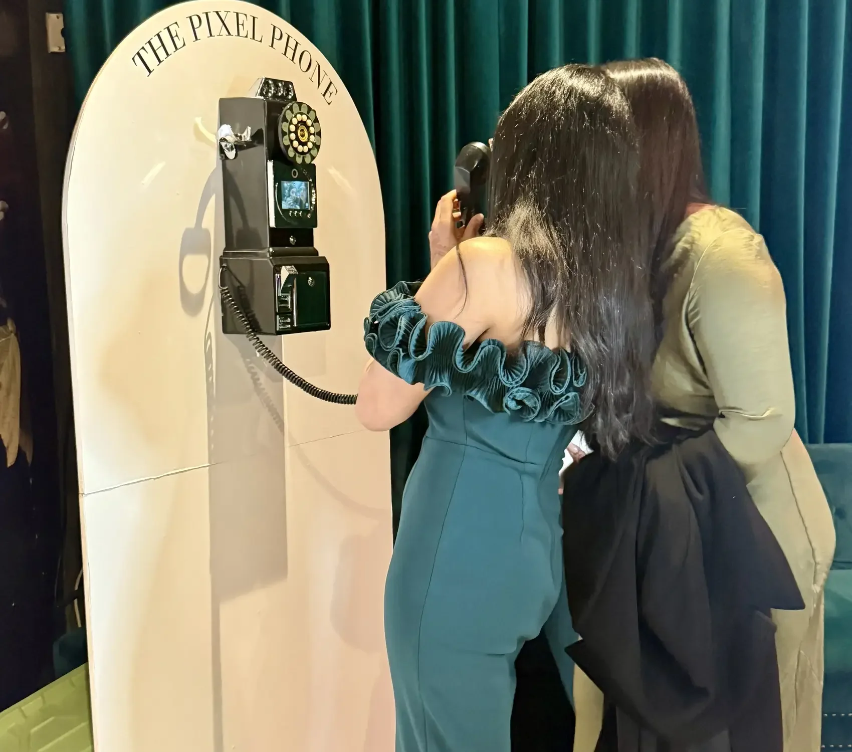 Wedding Guest Book Ideas Melbourne: Photo Booth vs Traditional, Audio &amp; Video