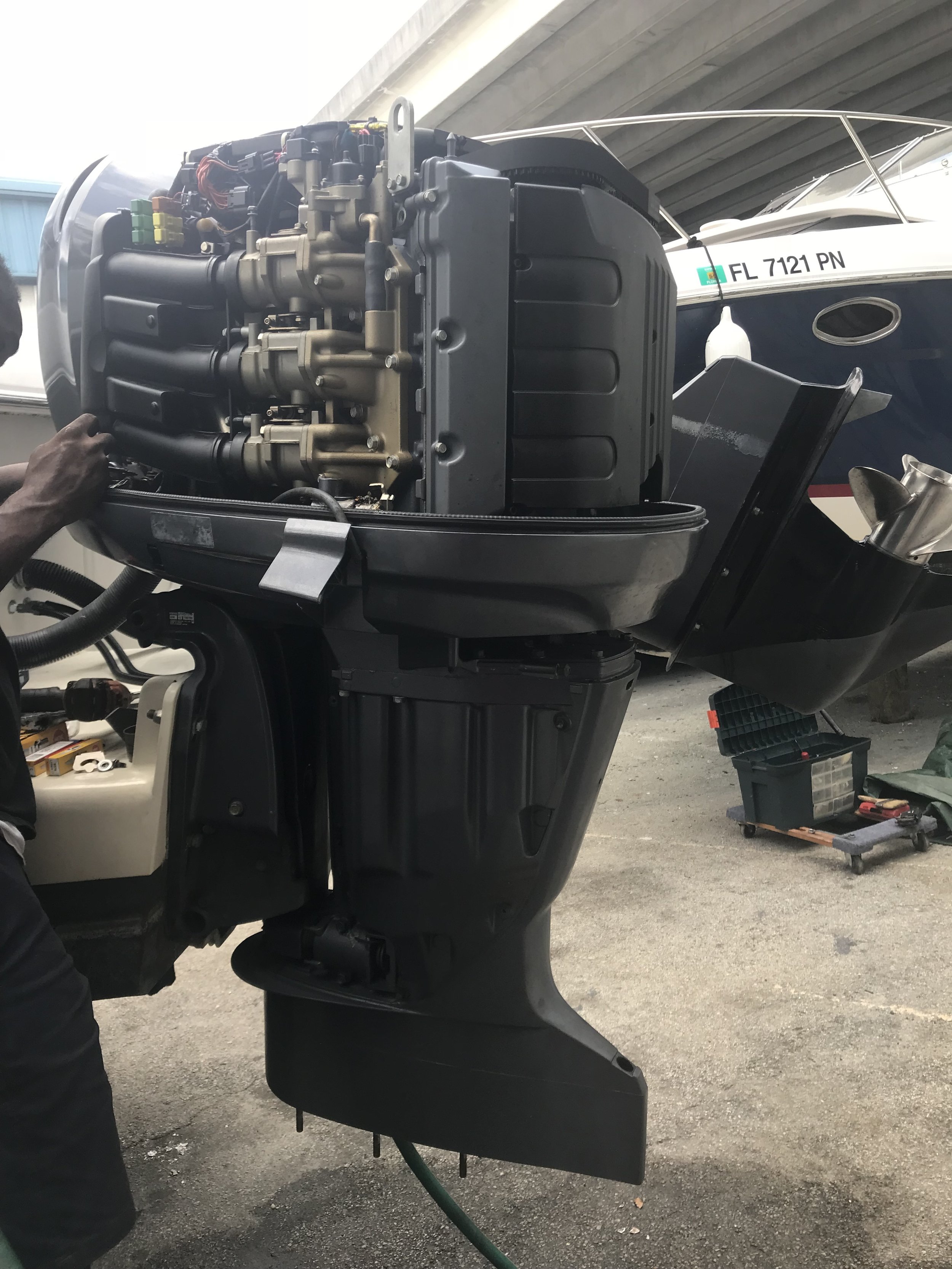repair-outboard-engines.JPG