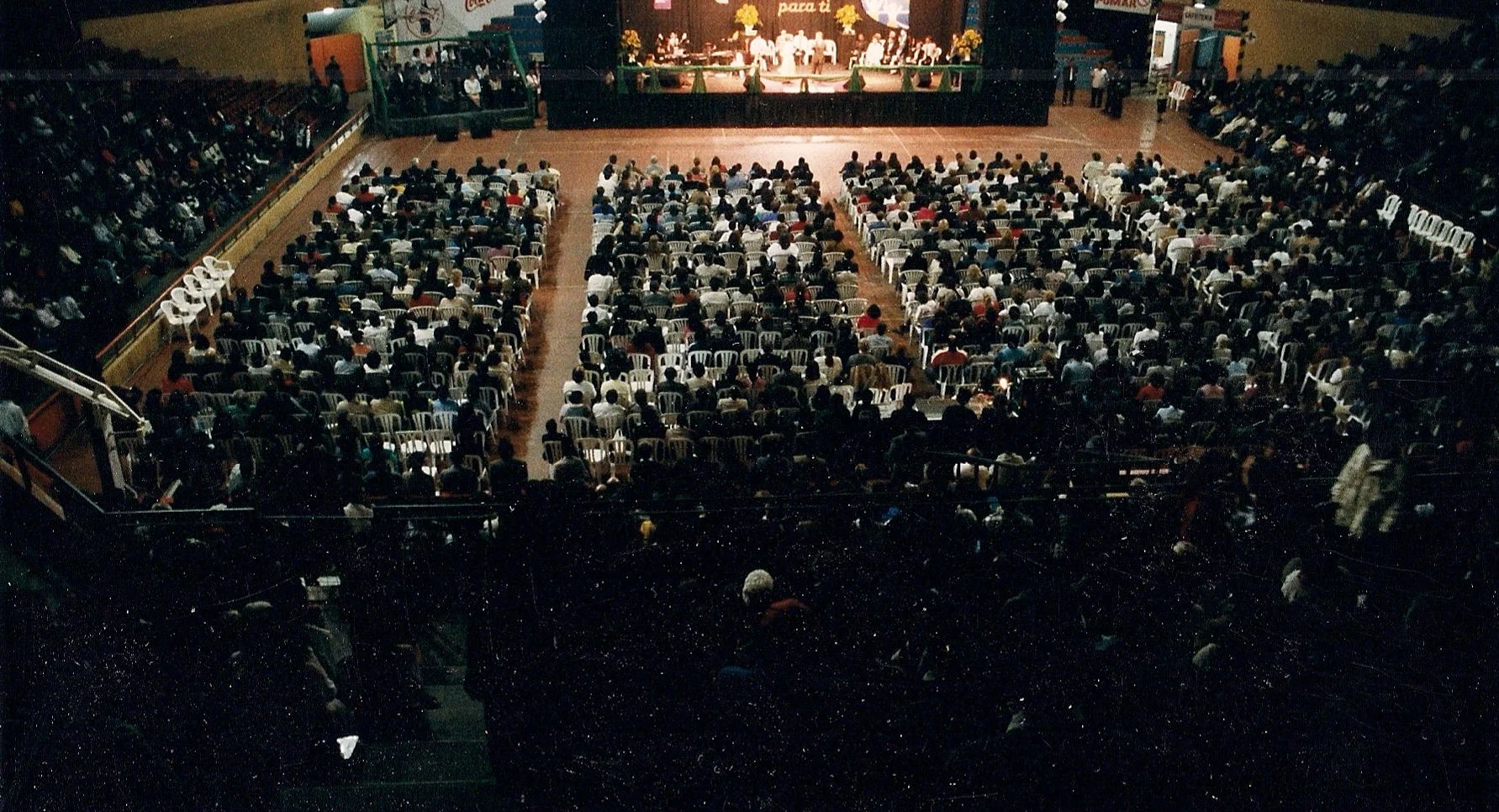 1999_05+4th+Peru+Crusade+7%2C000+saved+00.jpg