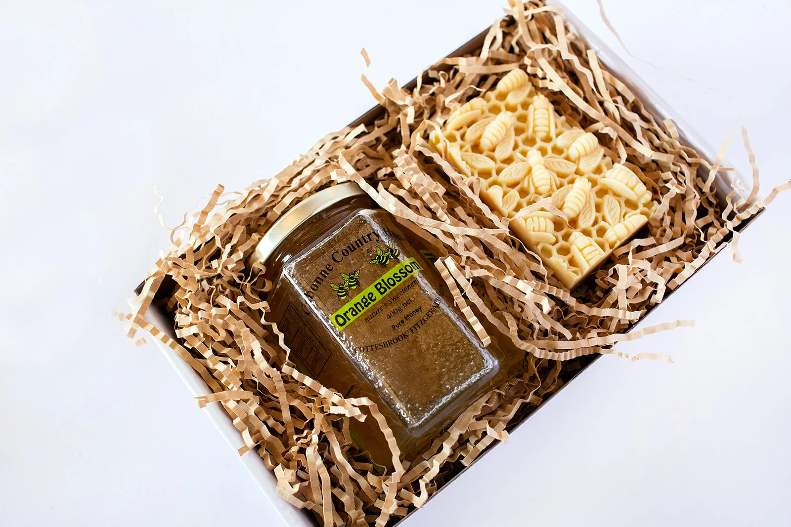BespokeCountryGiftsGiftboxes-9.jpg