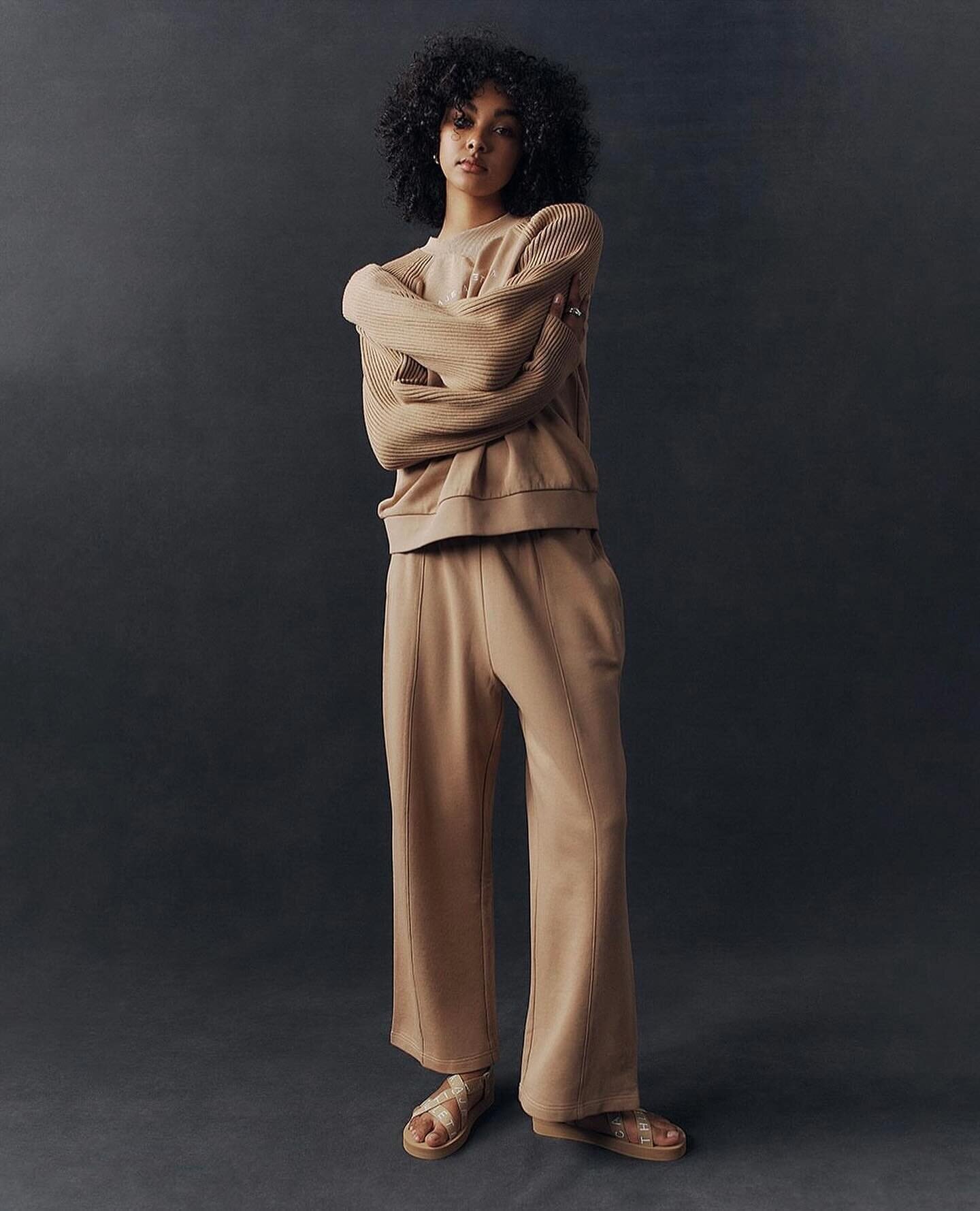 @ajeathletica The stunning Raglan Contrast Knit Crew Sweater and Pin tuck Wide Leg Track pant sourced by us!💛💛💛

#highquality #production #quantity #luxury #fashion #fashion #activewear #fashion #source #fashionagent
