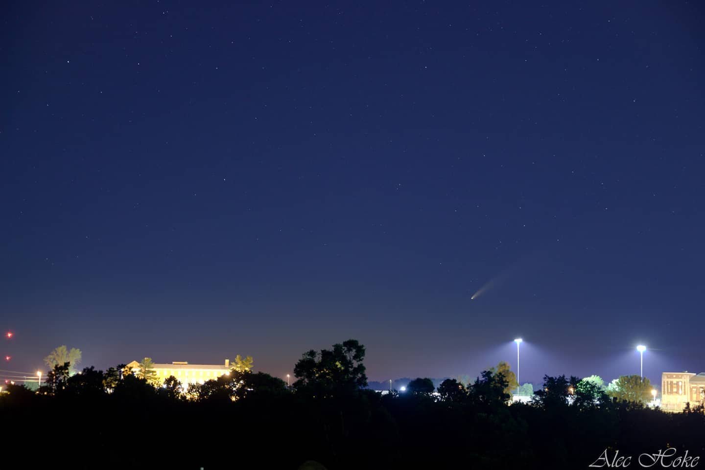 Comet Neowise! It's nice to finally have a chance to do some AP again.

Canon T5i w/ Sigma 17-50mm f/2.8
10 x 7s exposures
Shot @ 50mm f/2.8

www.messierphotography.com