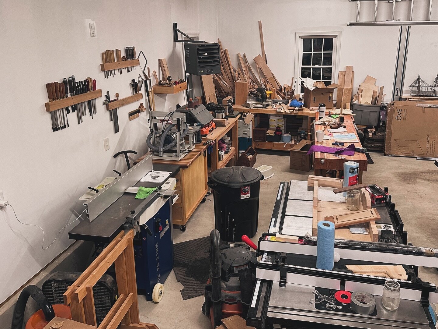 Getting closer and closer. I have emptied 5 more boxes and put more things away. Only a little left to do and to run some 220v and we are a functioning shop again my friends! 
.
.
#maderabyerika #womenofwoodworking #womeninwoodworking #smallbusinesso