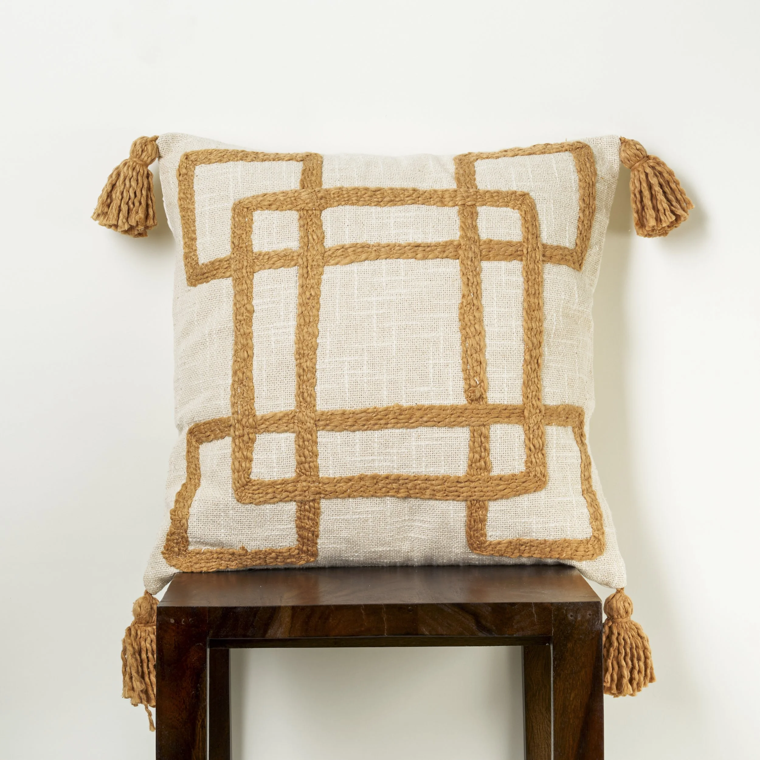 BELLA TRUE CUSHIONS1039.jpg