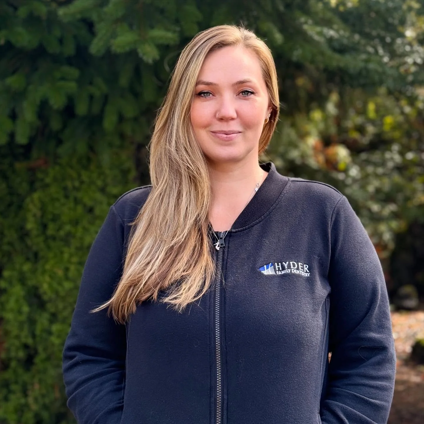 Please join us in welcoming Kayla! 💙
We&rsquo;re thrilled to have Kayla join our front office team here at Hyder Family Dentistry. Her kind personality makes her a wonderful addition to our practice. We&rsquo;re so happy to have her on our team and 
