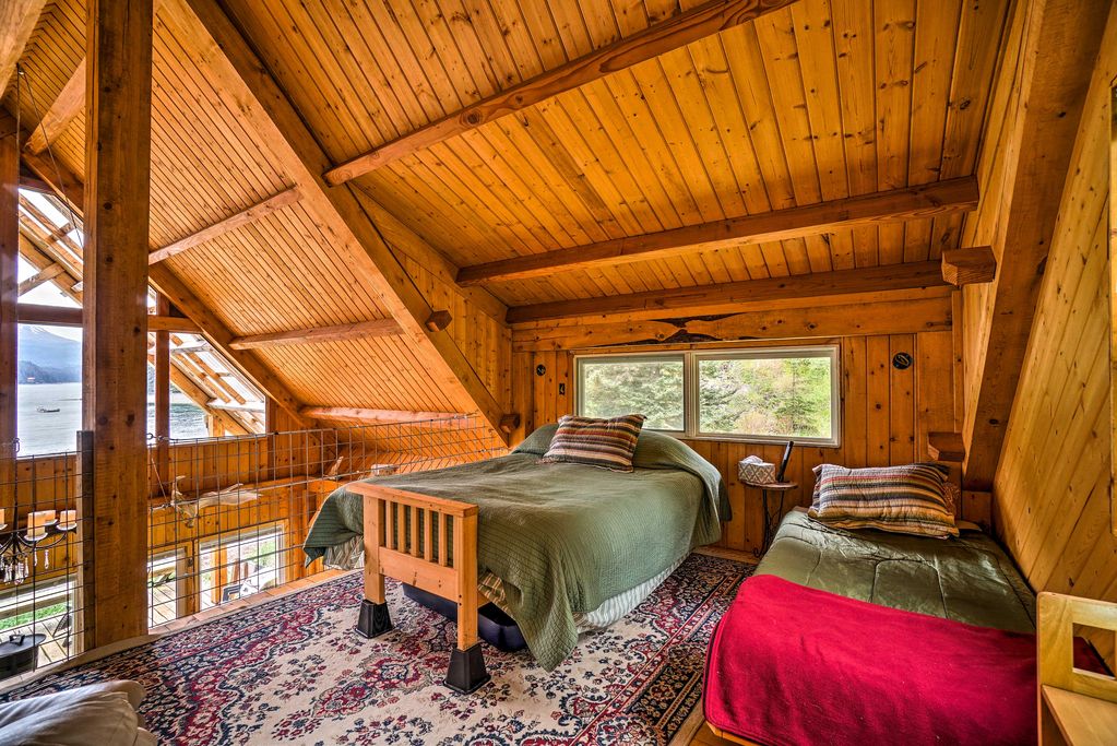 14-backbaylodge.jpg