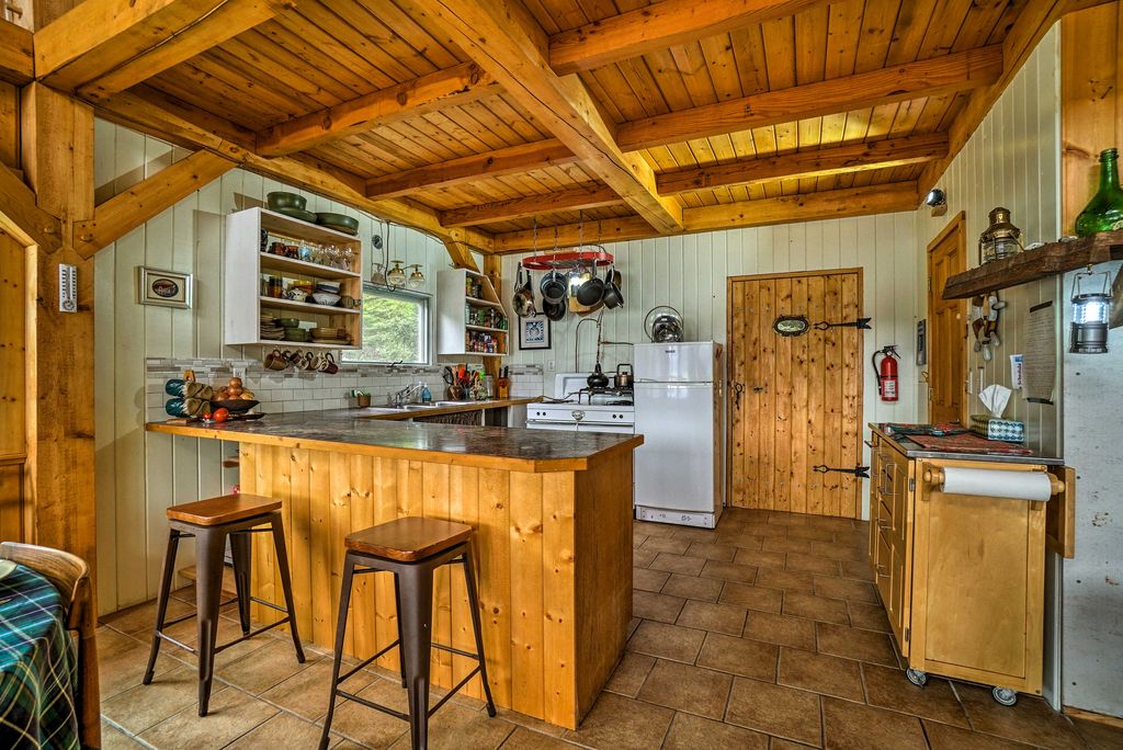 10-backbaylodge.jpg