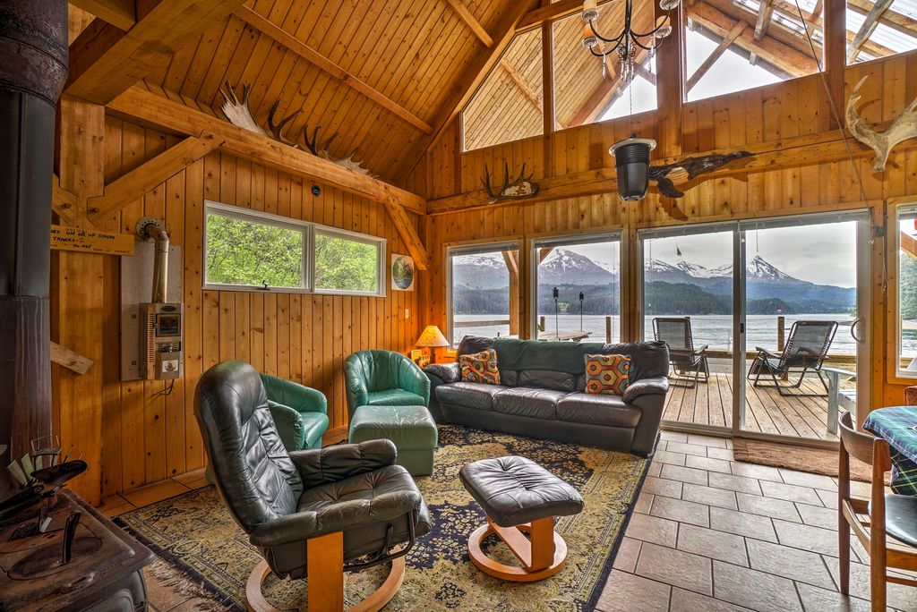 05-backbaylodge.jpg