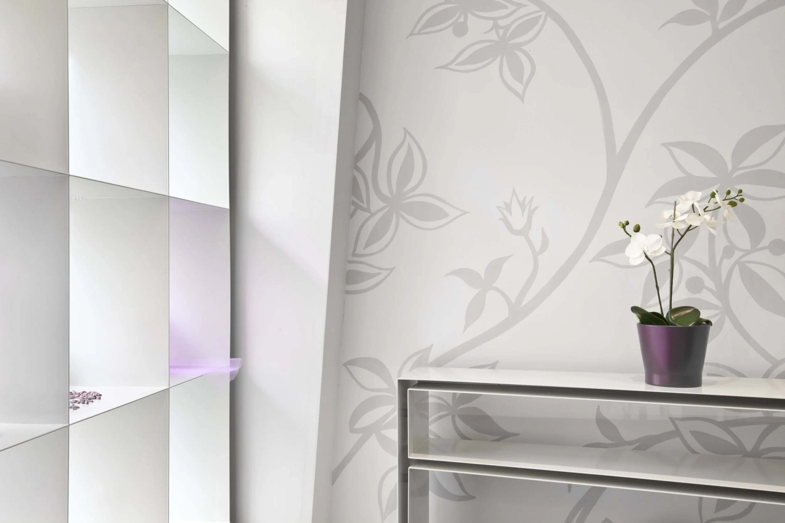  Il nostro apporto è stato soprattutto nel porre un'attenzione particolare al tipo di messaggio che si voleva trasmettere alla clientela di una città come Chieri: accoglienza, eleganza, pulizia, professionalità e personalità.    