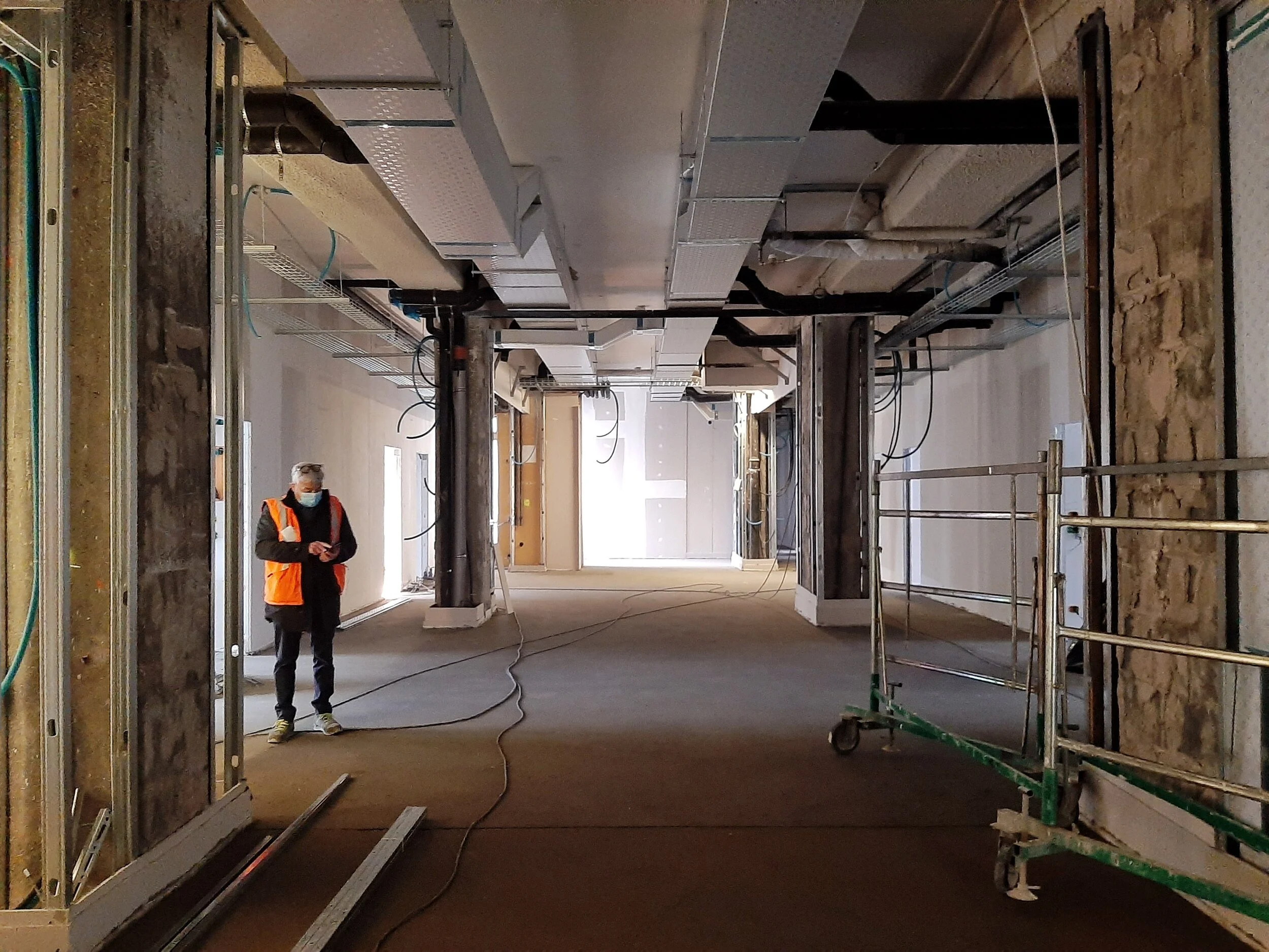 Collegio Einaudi - Termine massetti nelle sale comuni.