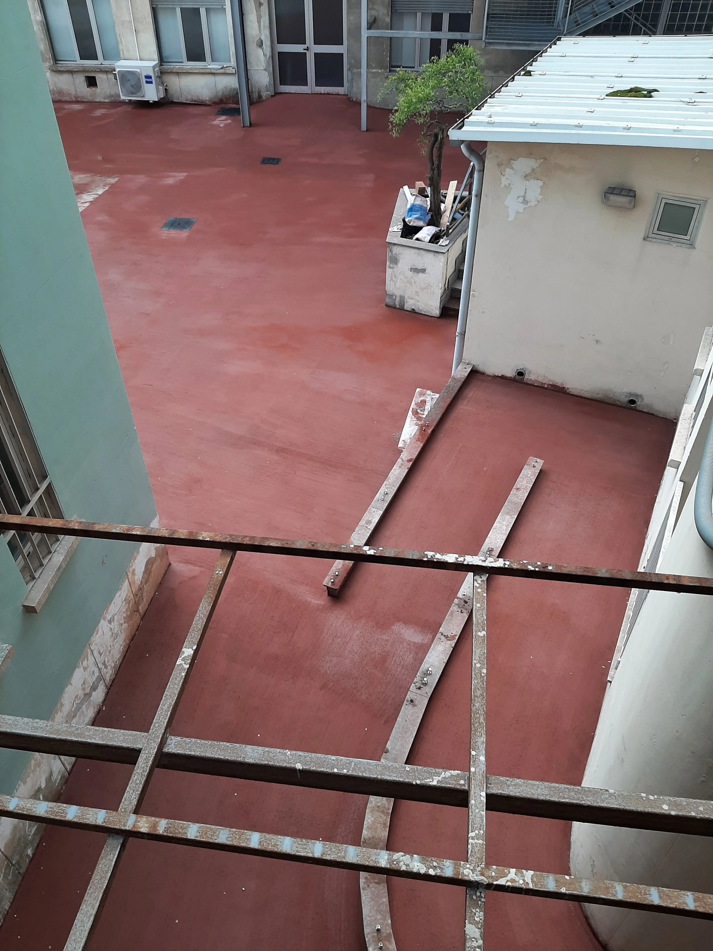 Collegio Einaudi - Nuova pavimentazione esterna 