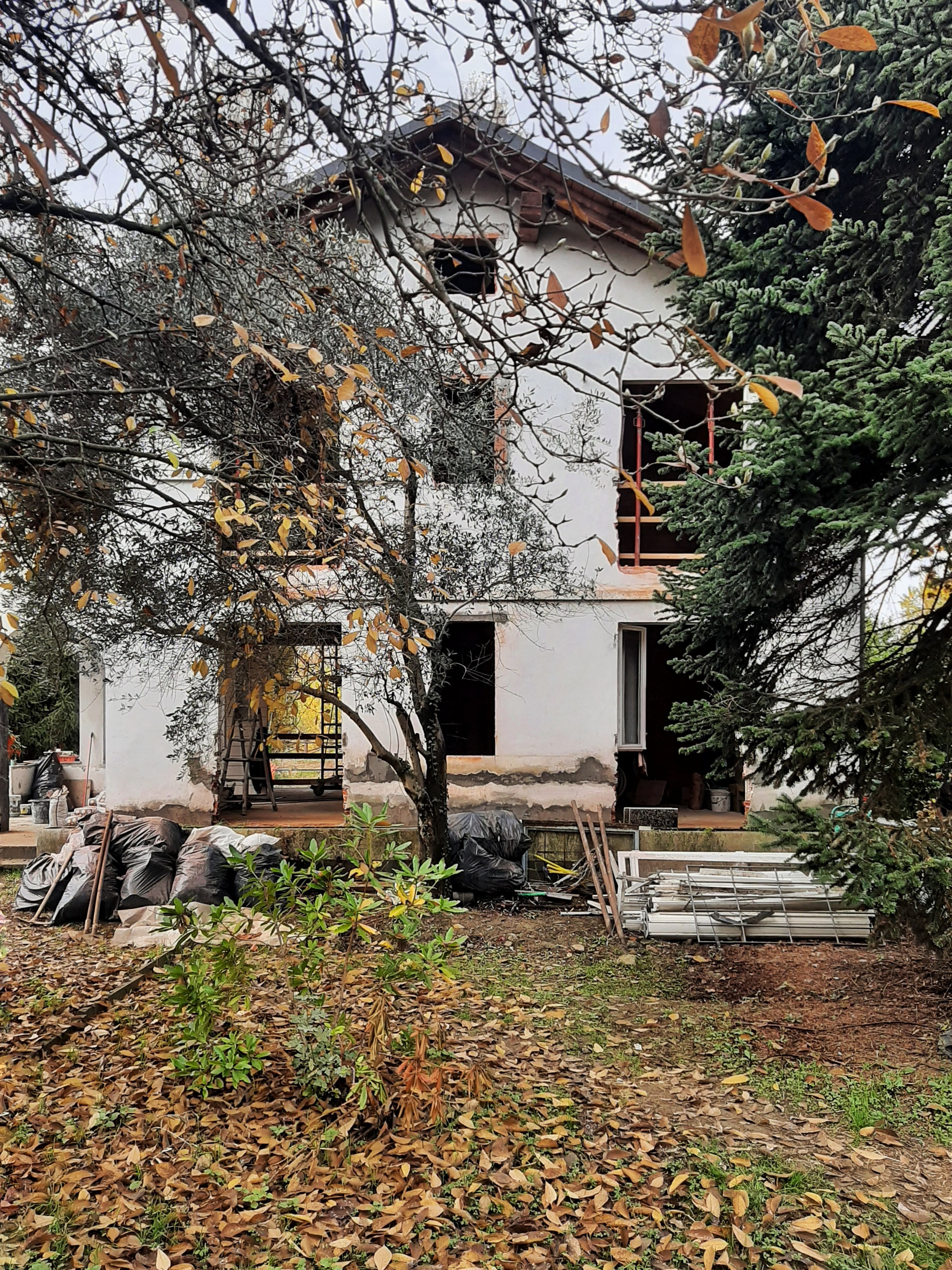 San Mauro Torinese - Modifica aperture prospetto su giardino.