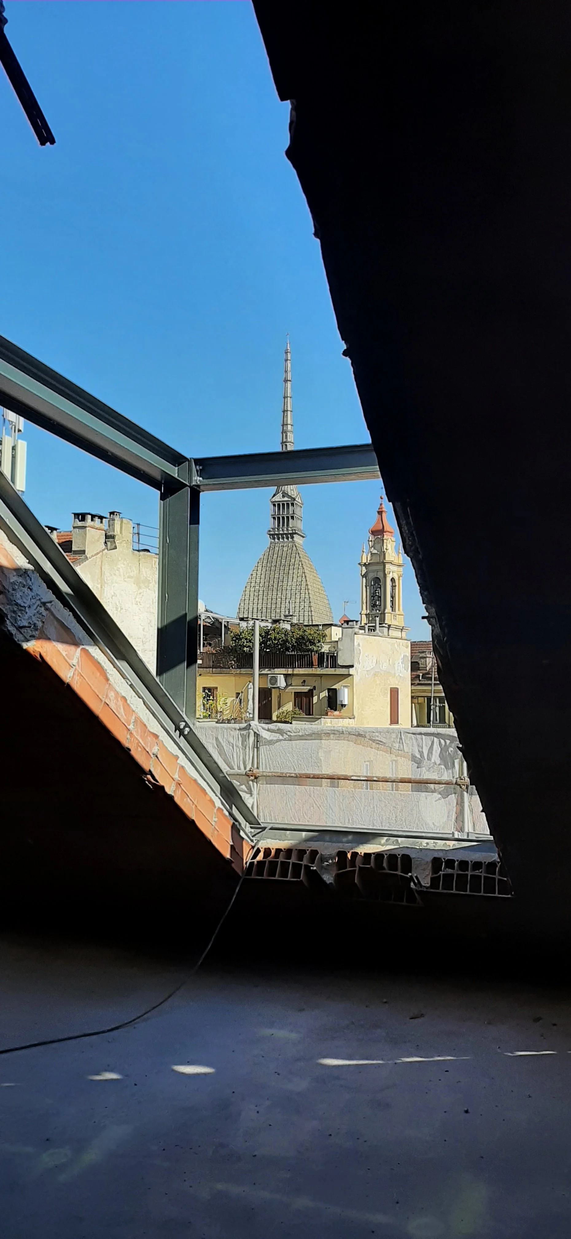 Collegio Einaudi, sezione Mole - Nuovi abbaini prendono forma.