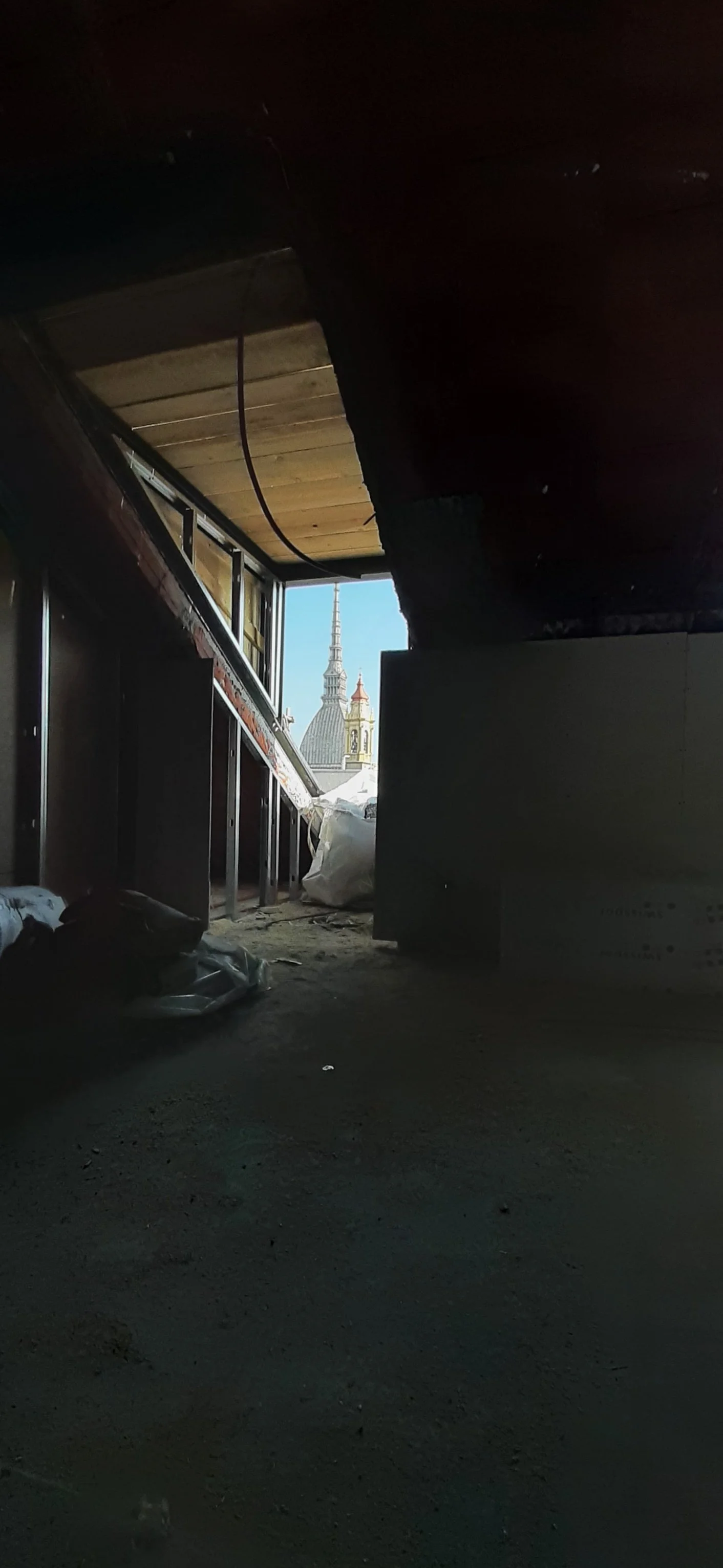 Collegio Einaudi, sezione Mole - Abbaini in e out.