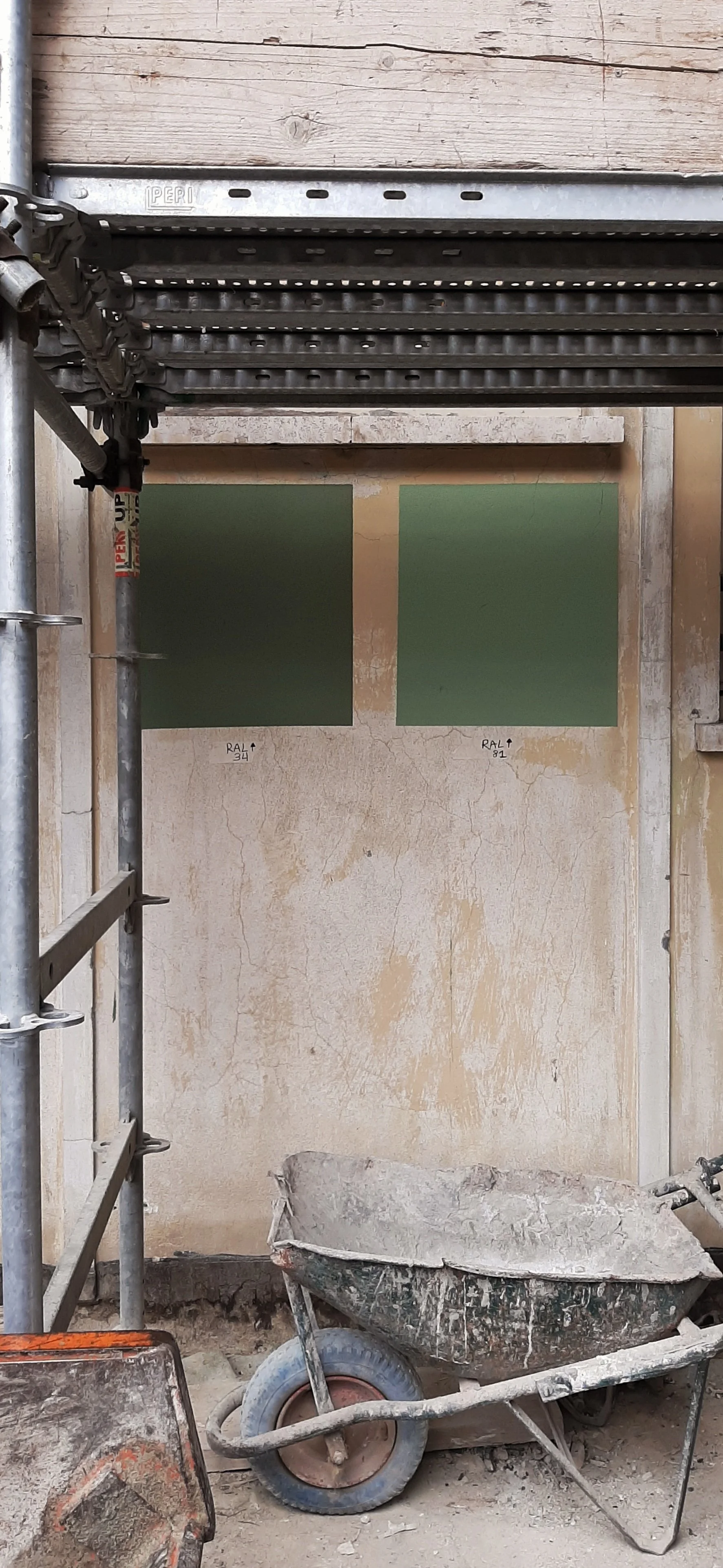 Collegio Einaudi, sezione Mole - Prove colori facciata cortile.