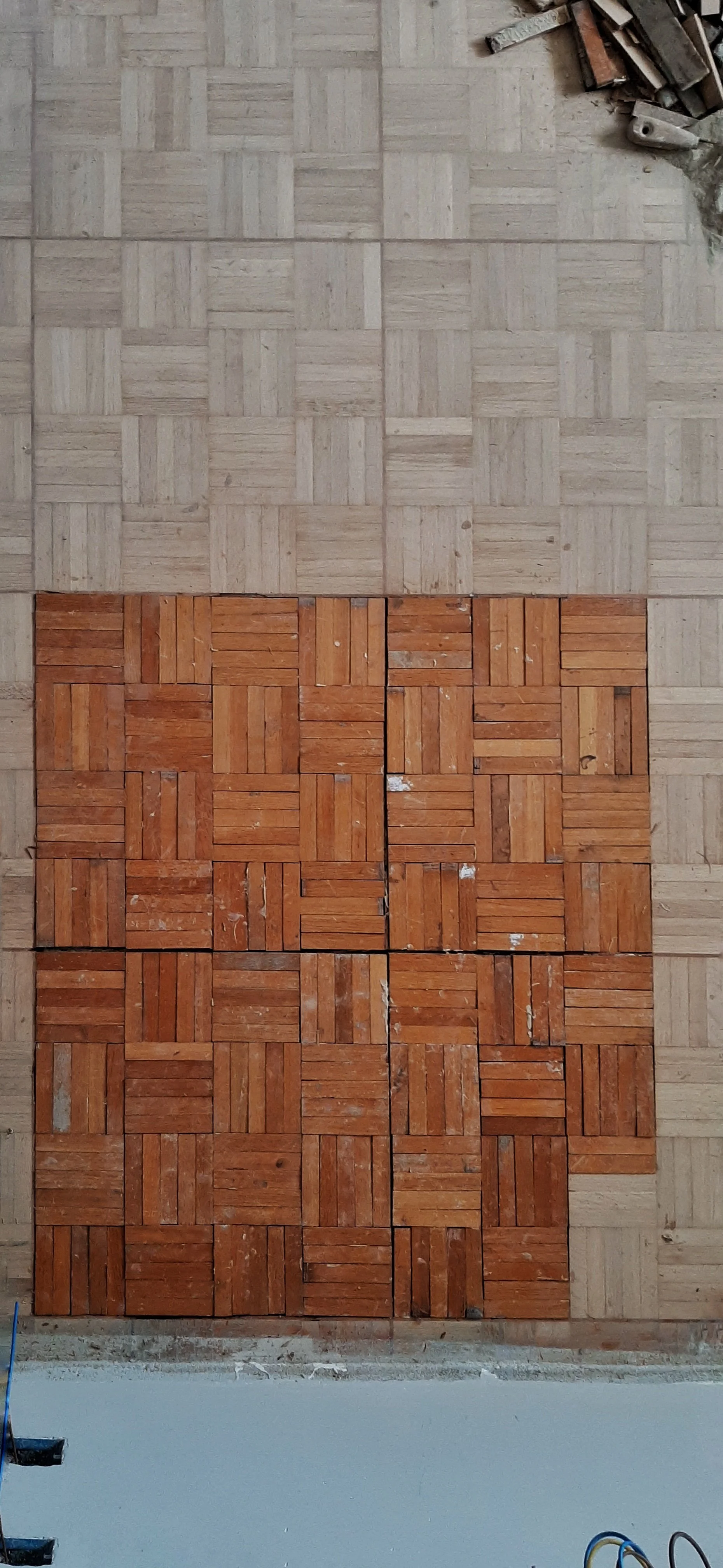 Corso Unione - Ripristino parquet in corso.