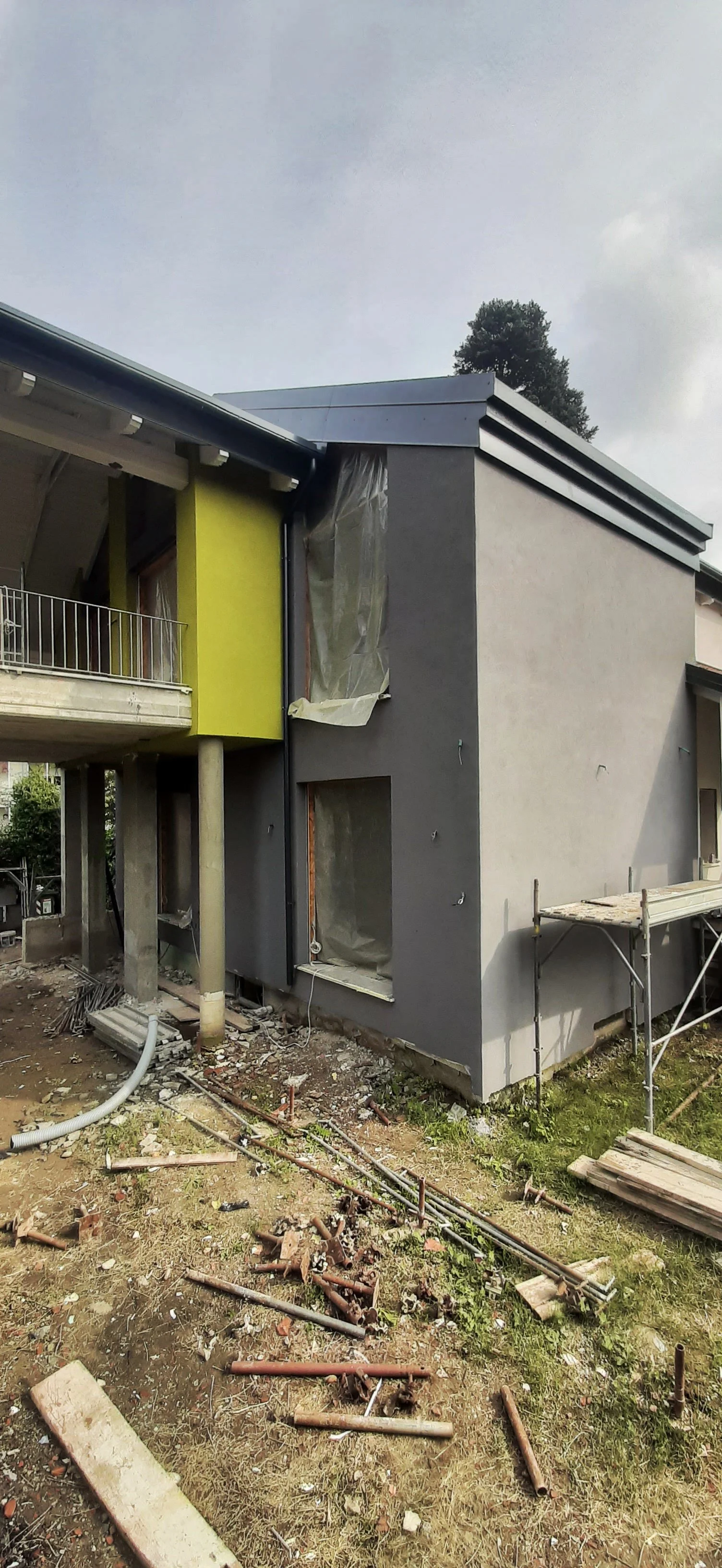 Villa a San Mauro Torinese - Smontaggio del ponteggio.