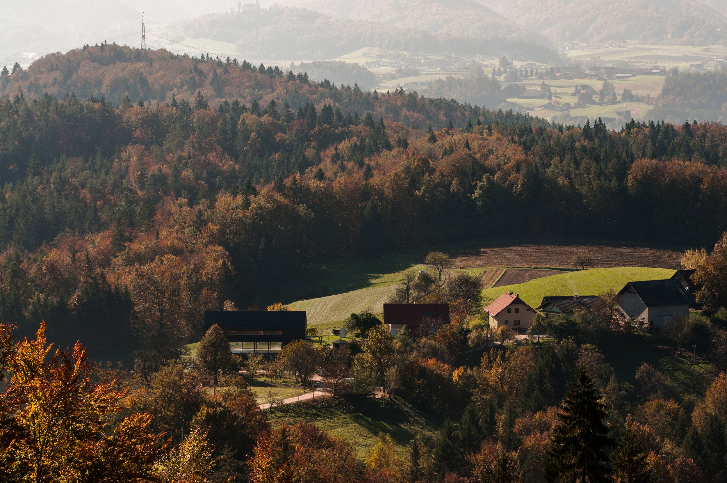  A008 . THE BLACK BARN . CIRNIK (SI) . COMPLETED . 2014 