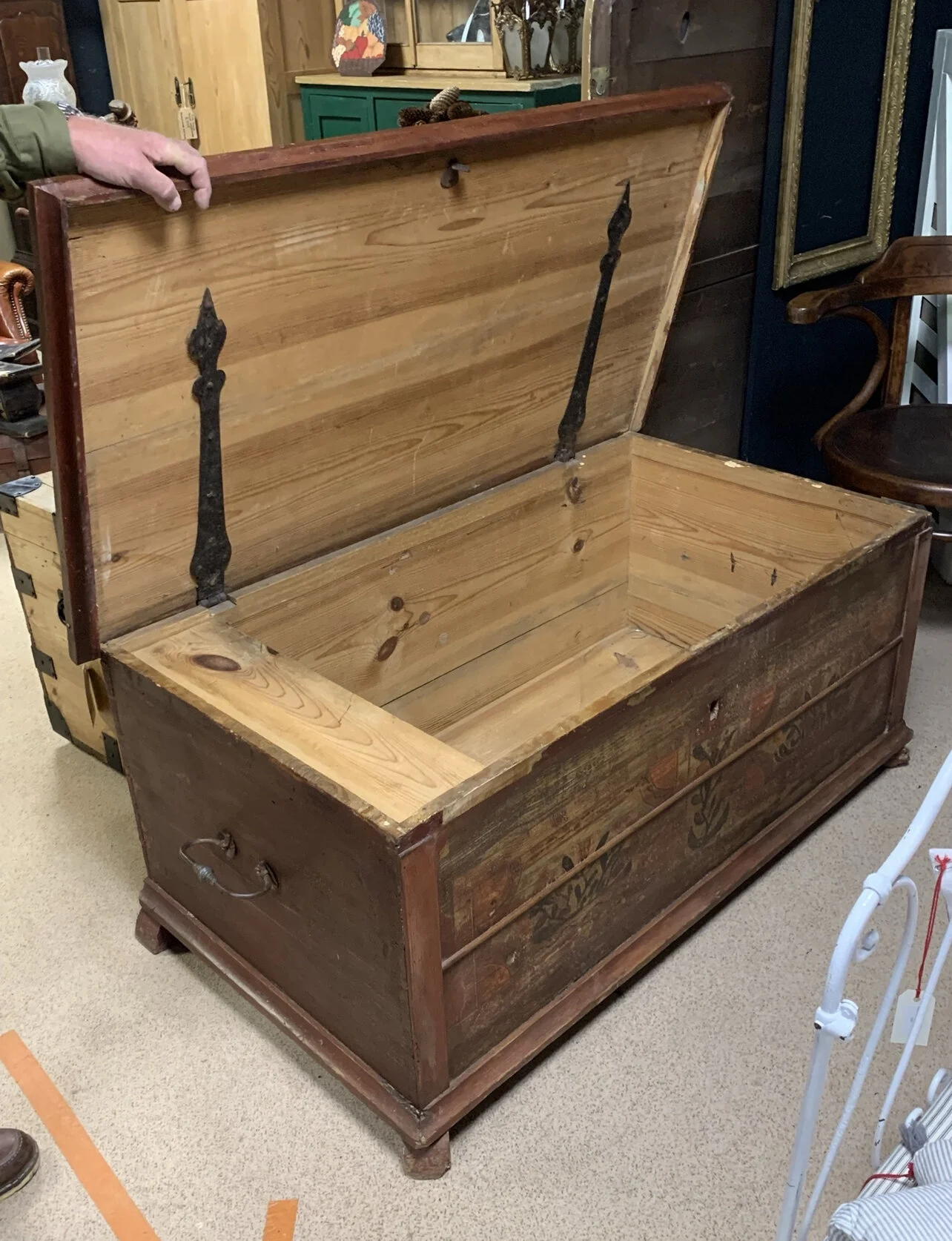 299CA37B-8267-41C3-B484-B0B92BA22C64