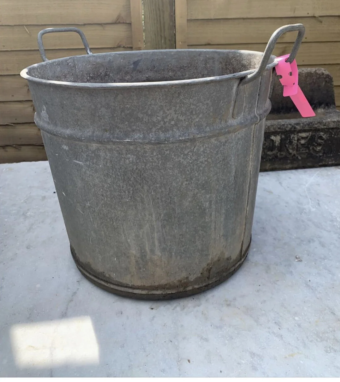 9561E9DA-0F23-4EA0-97D2-1F4B01B9365E