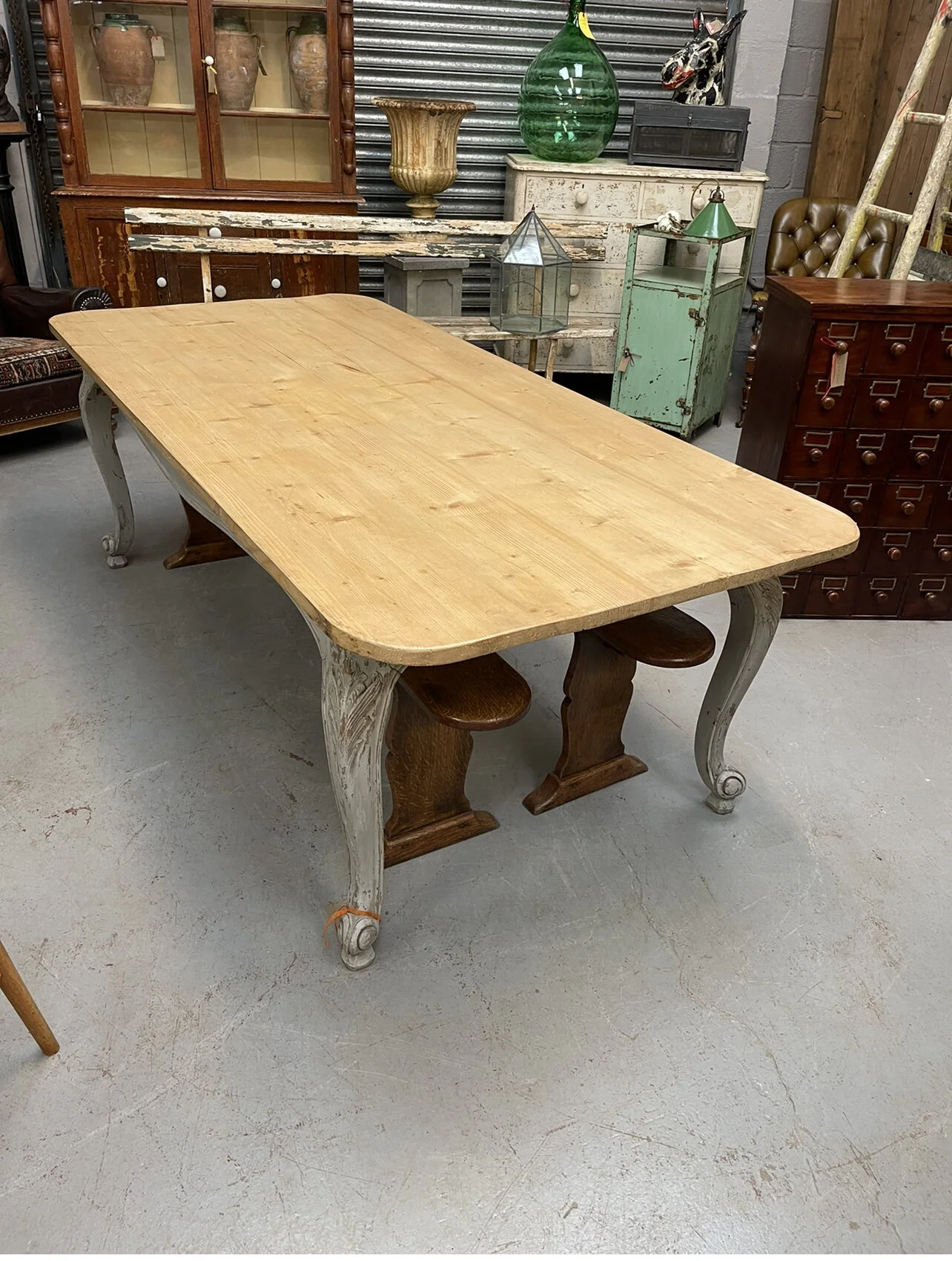 7C5E4AEC-54C5-4D3E-8F35-A270EC7F3324