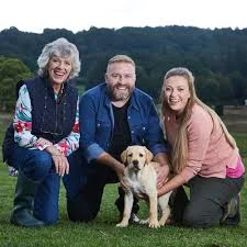 Get Your Puppy Training Juste Right: What We Can Learn from Channel 4’s Puppy School About Training, Love, Family and Ourselves