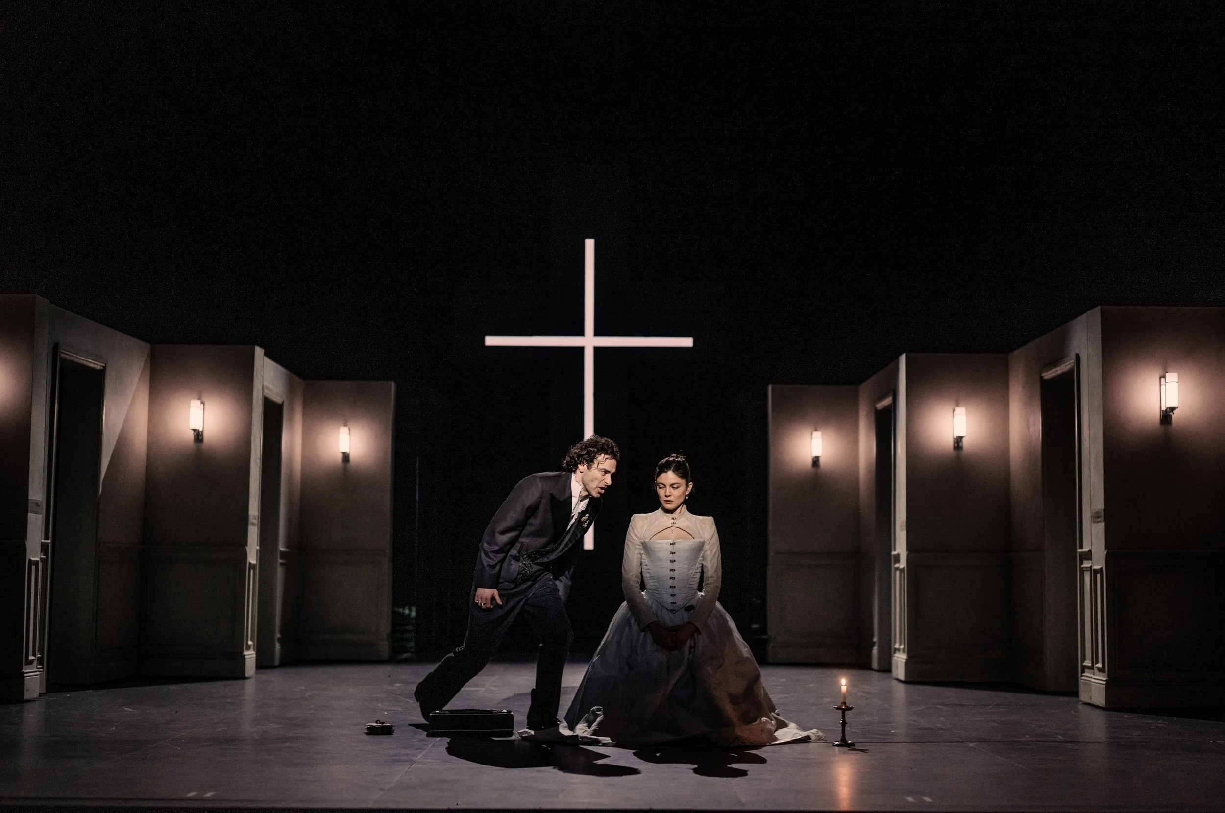 Aidan Turner (Vicomte de Valmont) and Monica Barbaro (Madame de Tourvel) in Les Liaisons Dangereuses at the National Theatre. Photographer Sarah Lee LLD027.jpeg