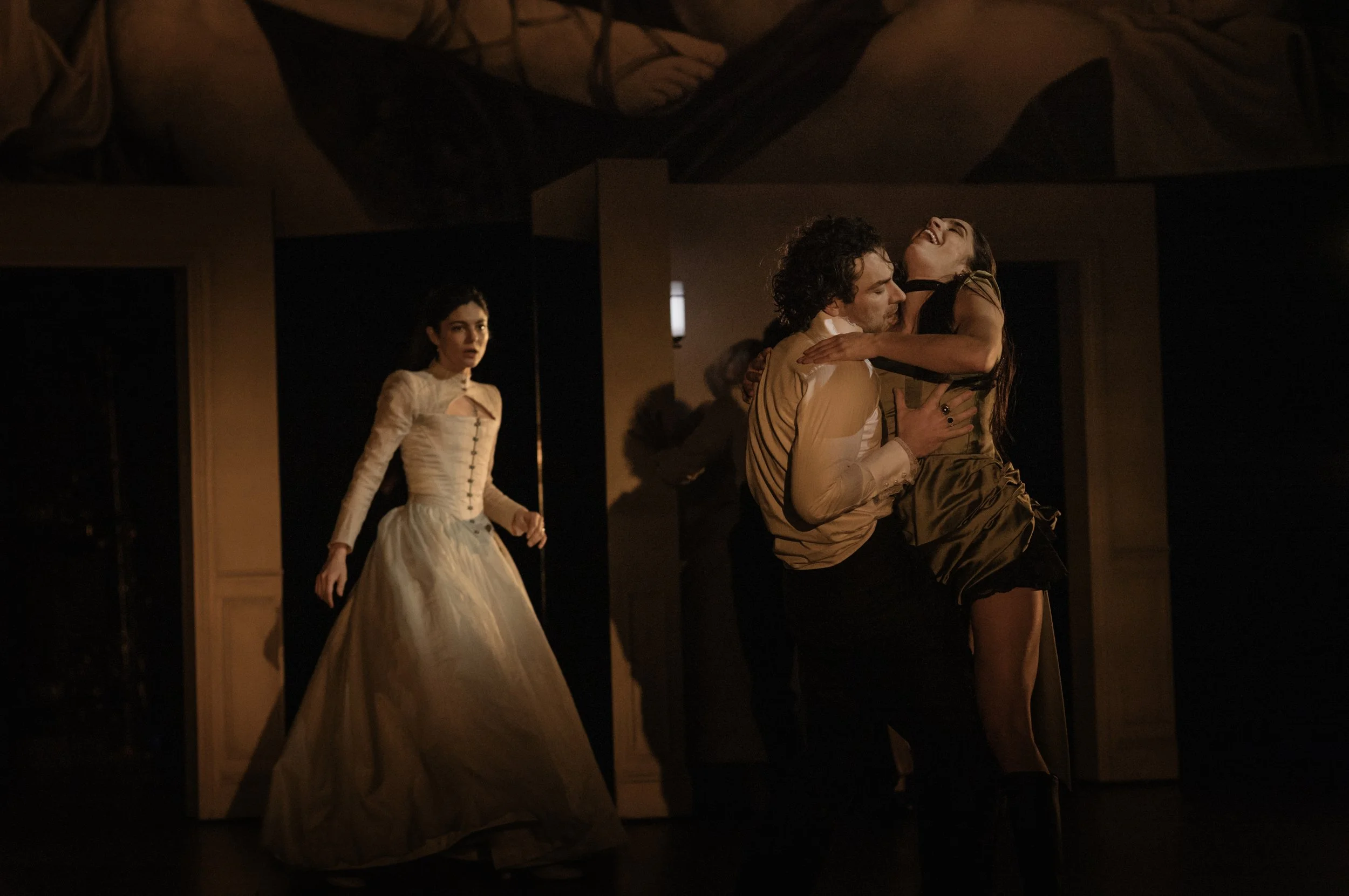 Monica Barbaro (Madame de Tourvel), Aidan Turner (Vicomte de Valmont) and Lucia Chocarro (Émilie) in Les Liaisons Dangereuses at the National Theatre. Photographer Sarah Lee LLD06.jpeg