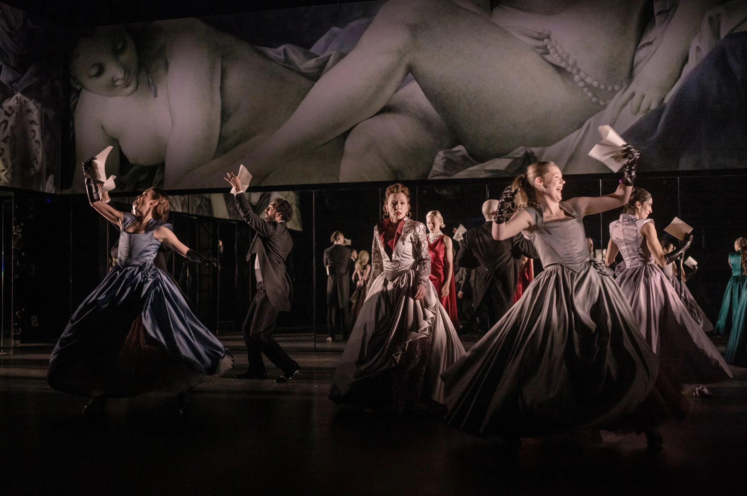 The cast of Les Liaisons Dangereuses at the National Theatre. Photographer Sarah Lee LLD029.jpeg