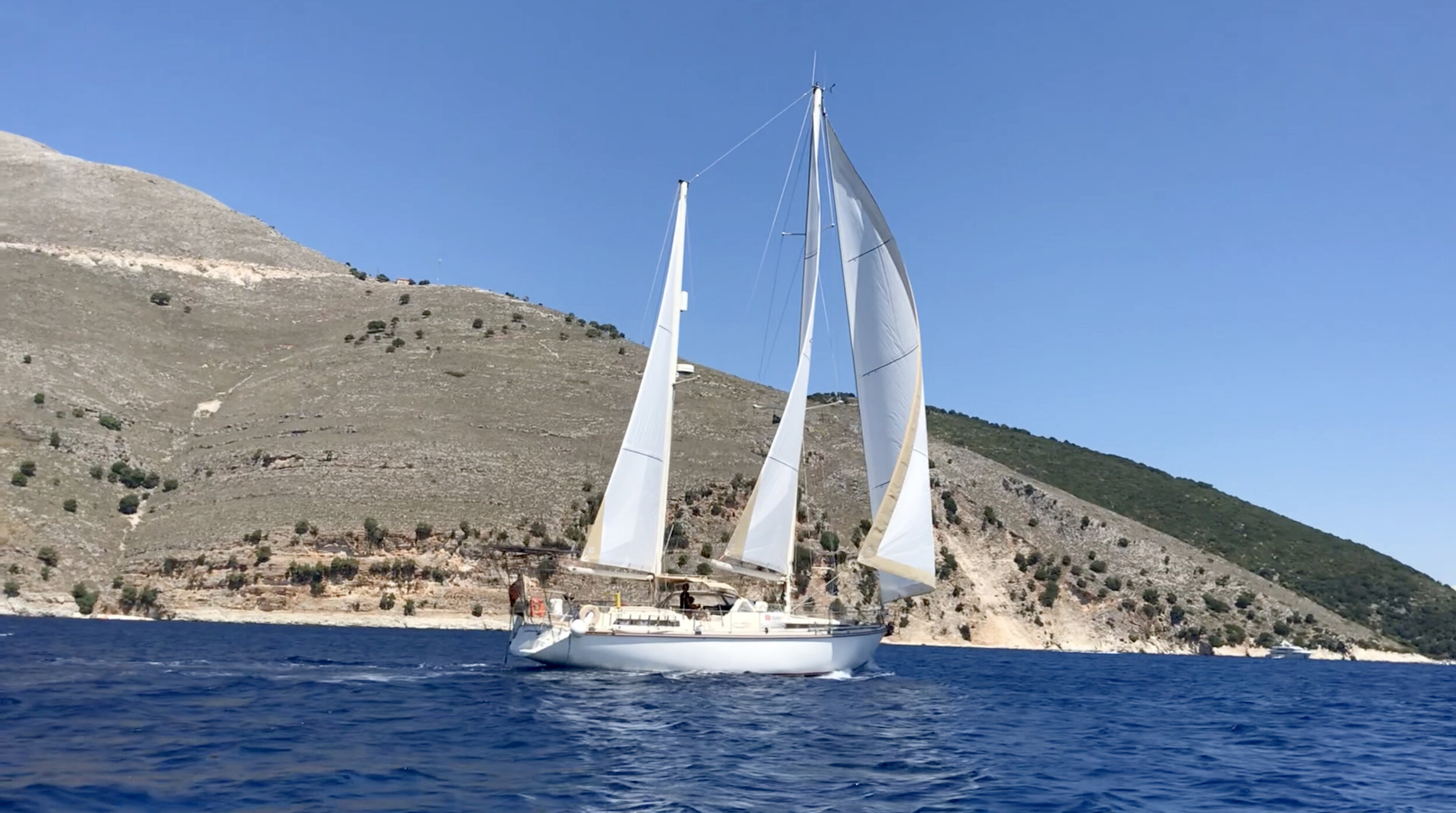 Catamaran Or Monohull Why We Bought A Monohull Sailing Boat Mothership Adrift