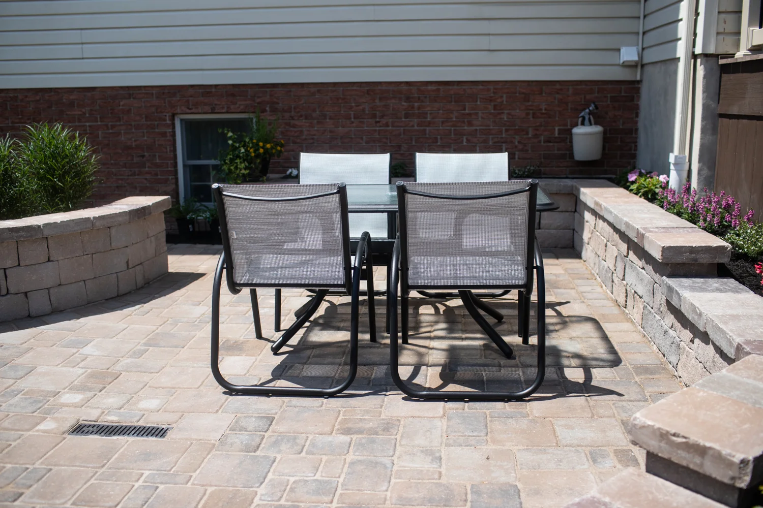Landscaping_Corner_paver_patio-9.jpg
