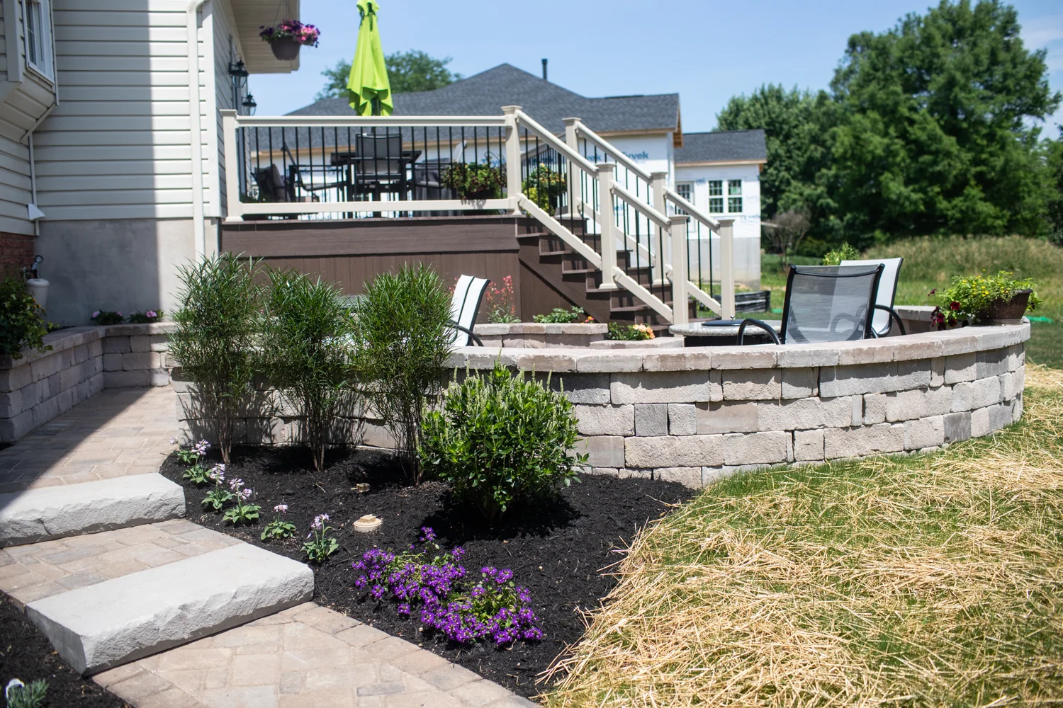Landscaping_Corner_paver_patio-13.jpg