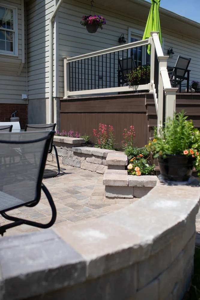 Landscaping_Corner_paver_patio-18.jpg