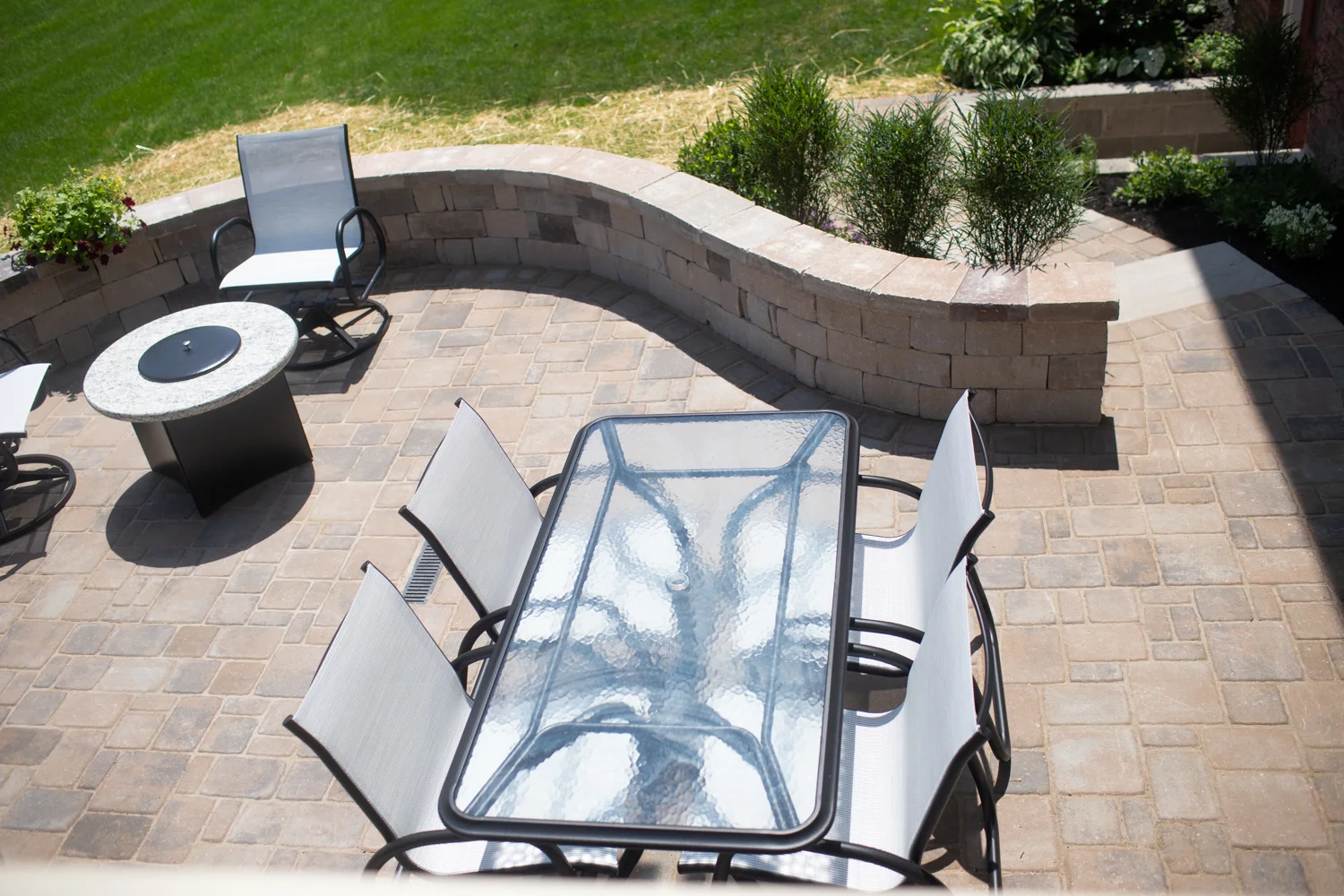 Landscaping_Corner_paver_patio-21.jpg