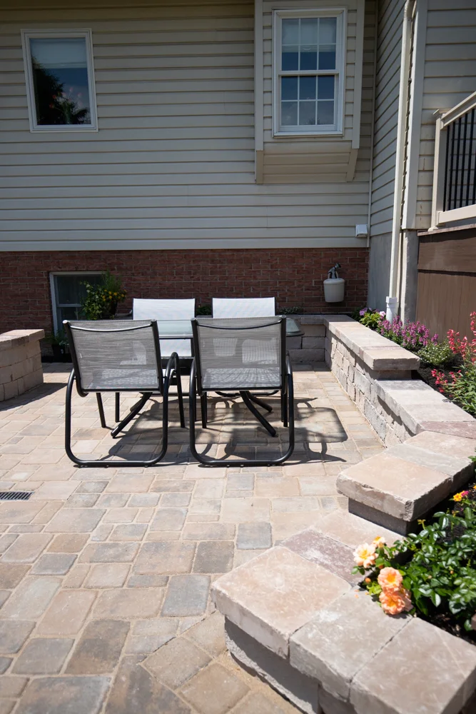 Landscaping_Corner_paver_patio-29.jpg