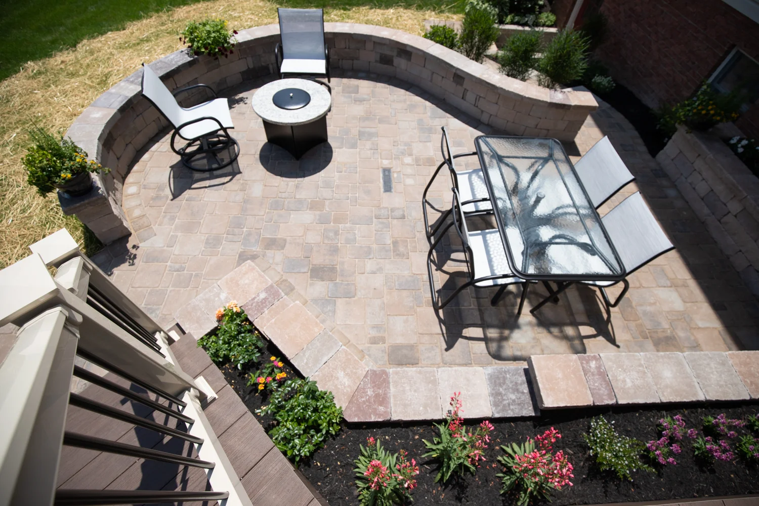 Landscaping_Corner_paver_patio-28.jpg