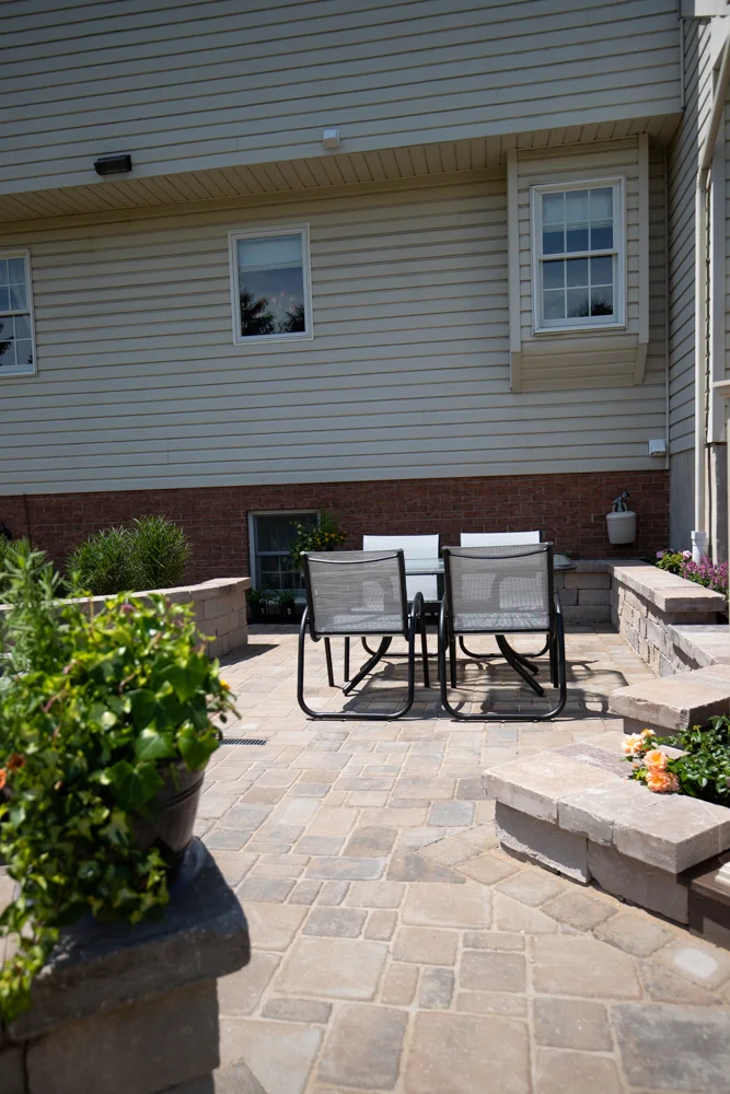 Landscaping_Corner_paver_patio-30.jpg