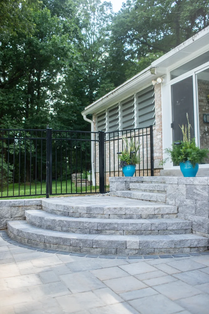 Landscaping_HiddenPool_patio_fence_wall-13.jpg