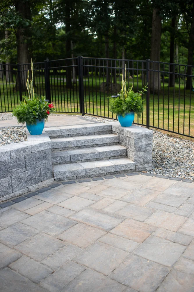Landscaping_HiddenPool_patio_fence_wall-17.jpg