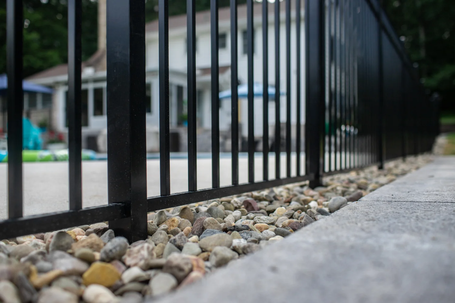 Landscaping_HiddenPool_patio_fence_wall-25.jpg